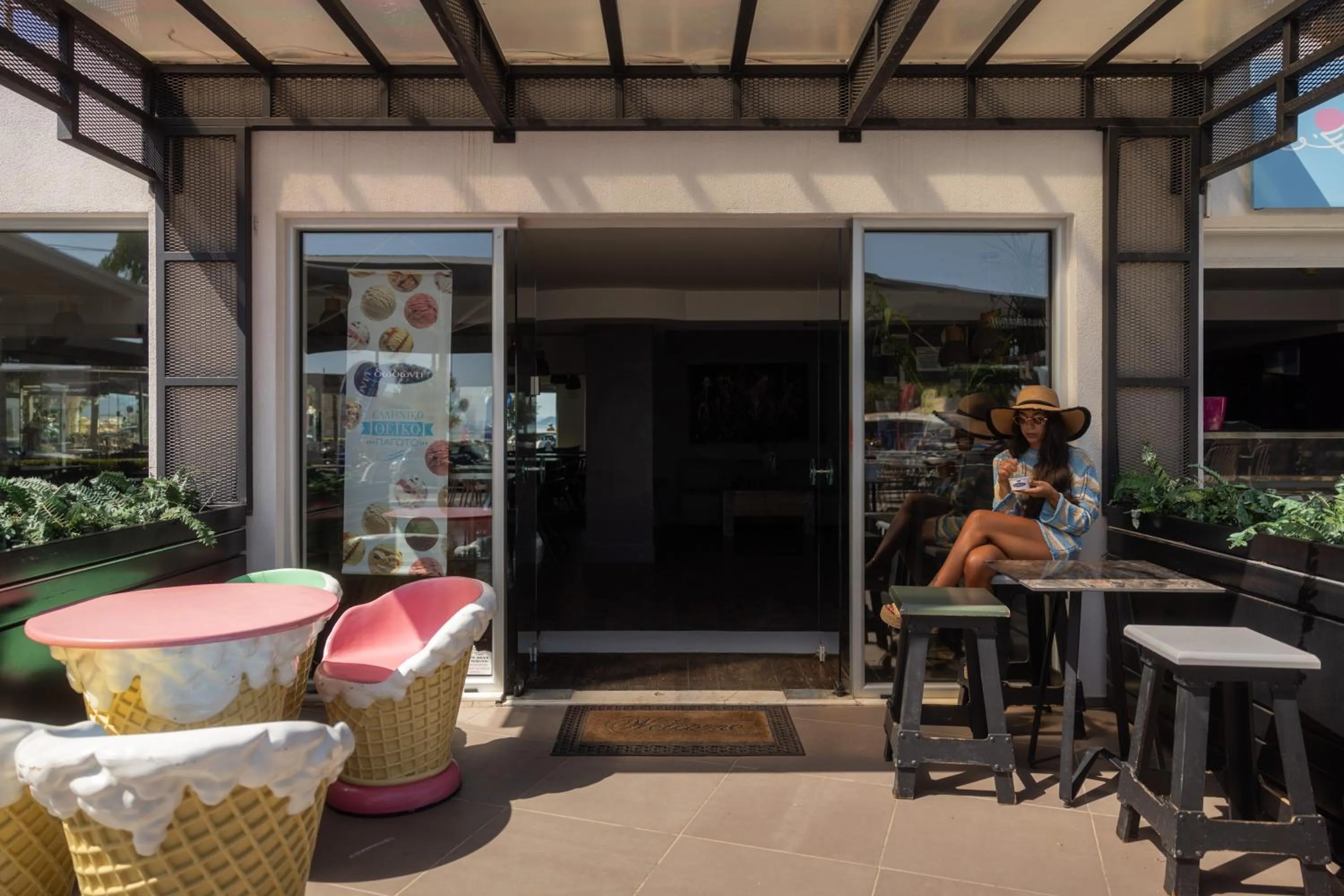 Restaurant/places to eat in Marathon Beach Resort