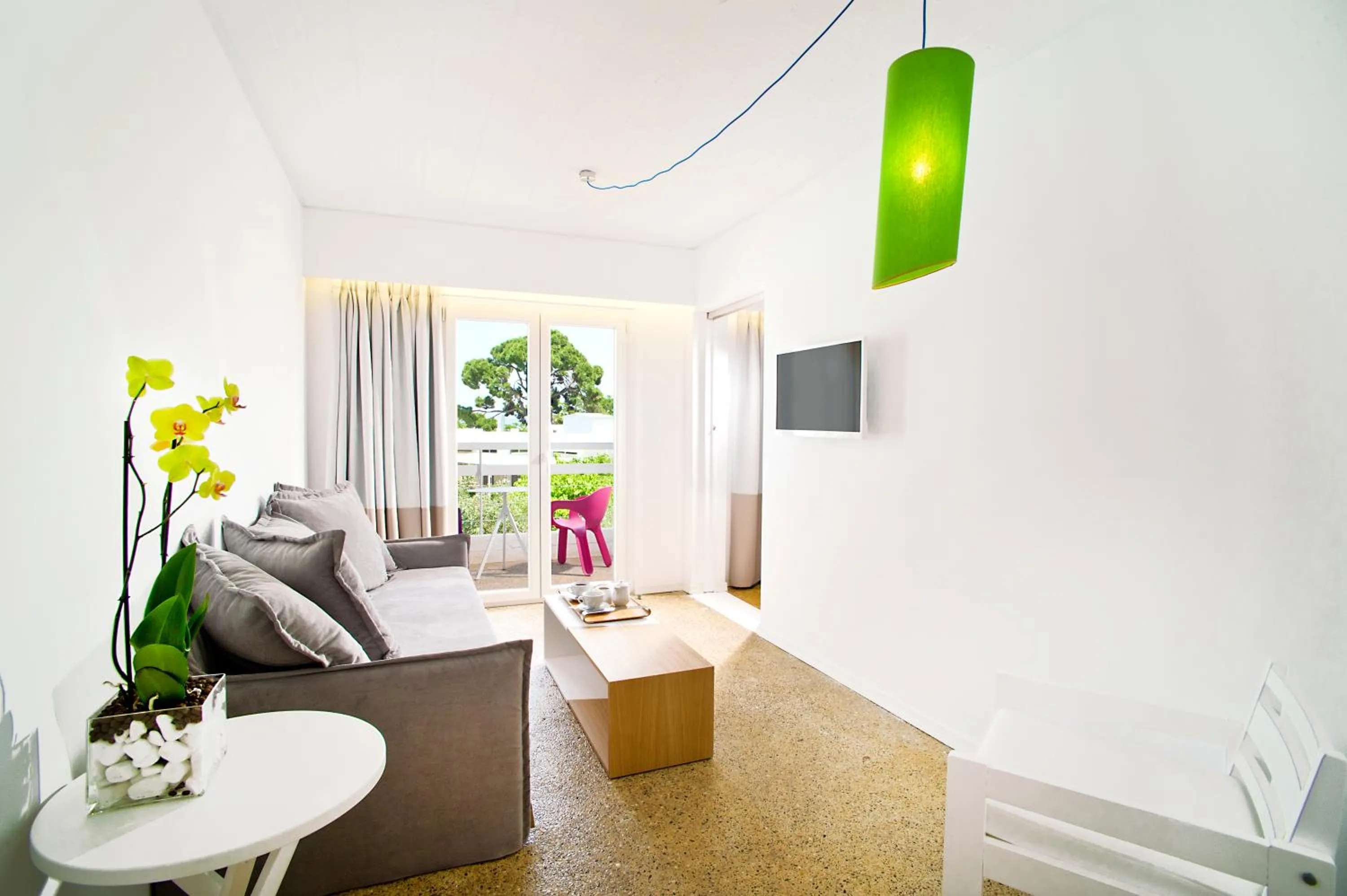 Living room in Marathon Beach Resort