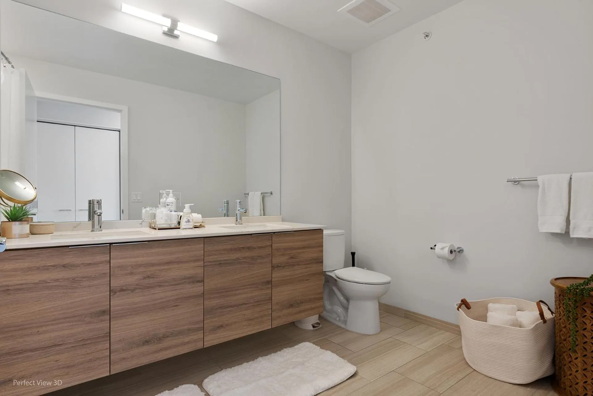 Bathroom in Avenir West Loop Penthouses with Iconic City Views
