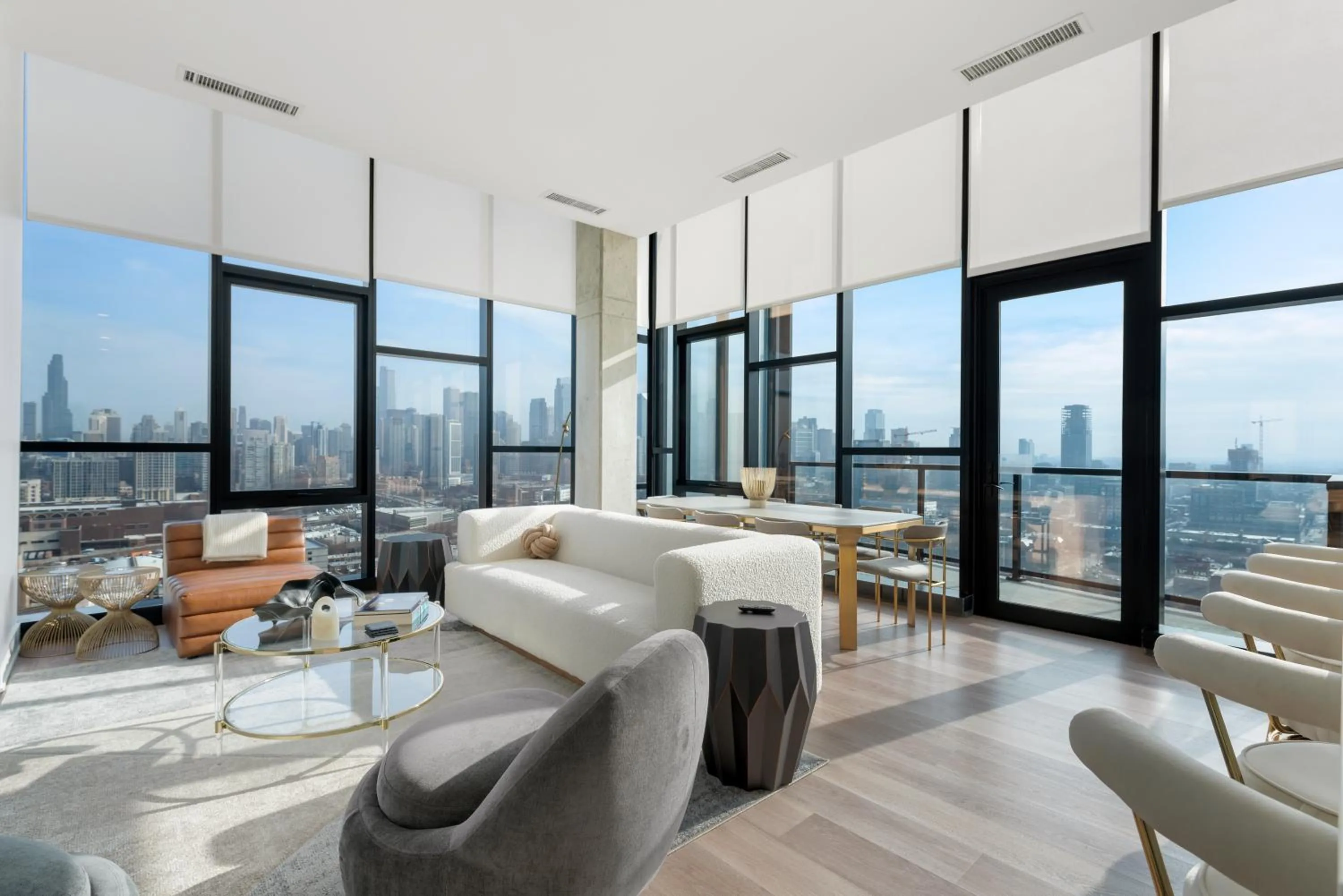 Living room, Bed in Avenir West Loop Penthouses with Iconic City Views