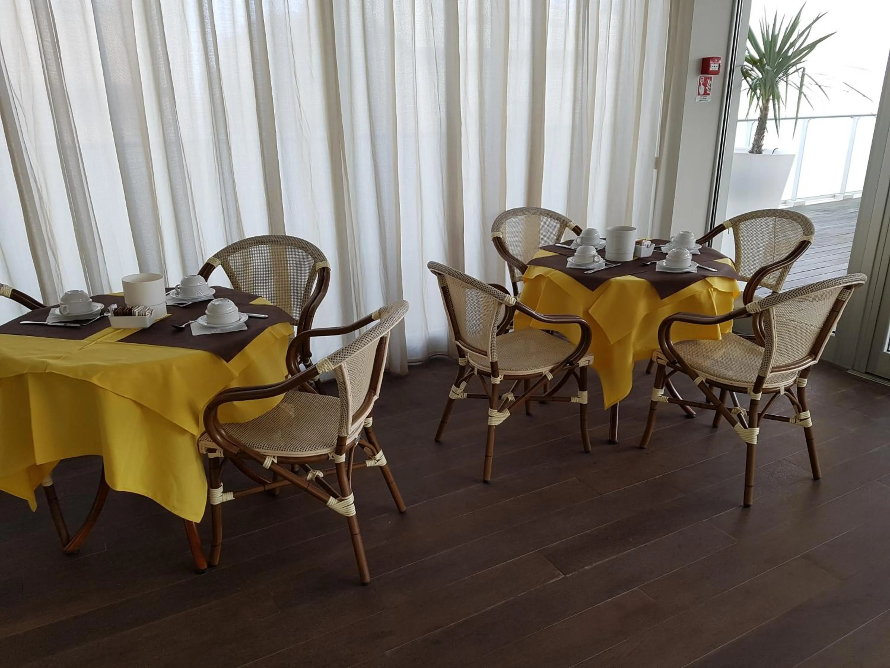 Restaurant/places to eat in Hotel Sorriso