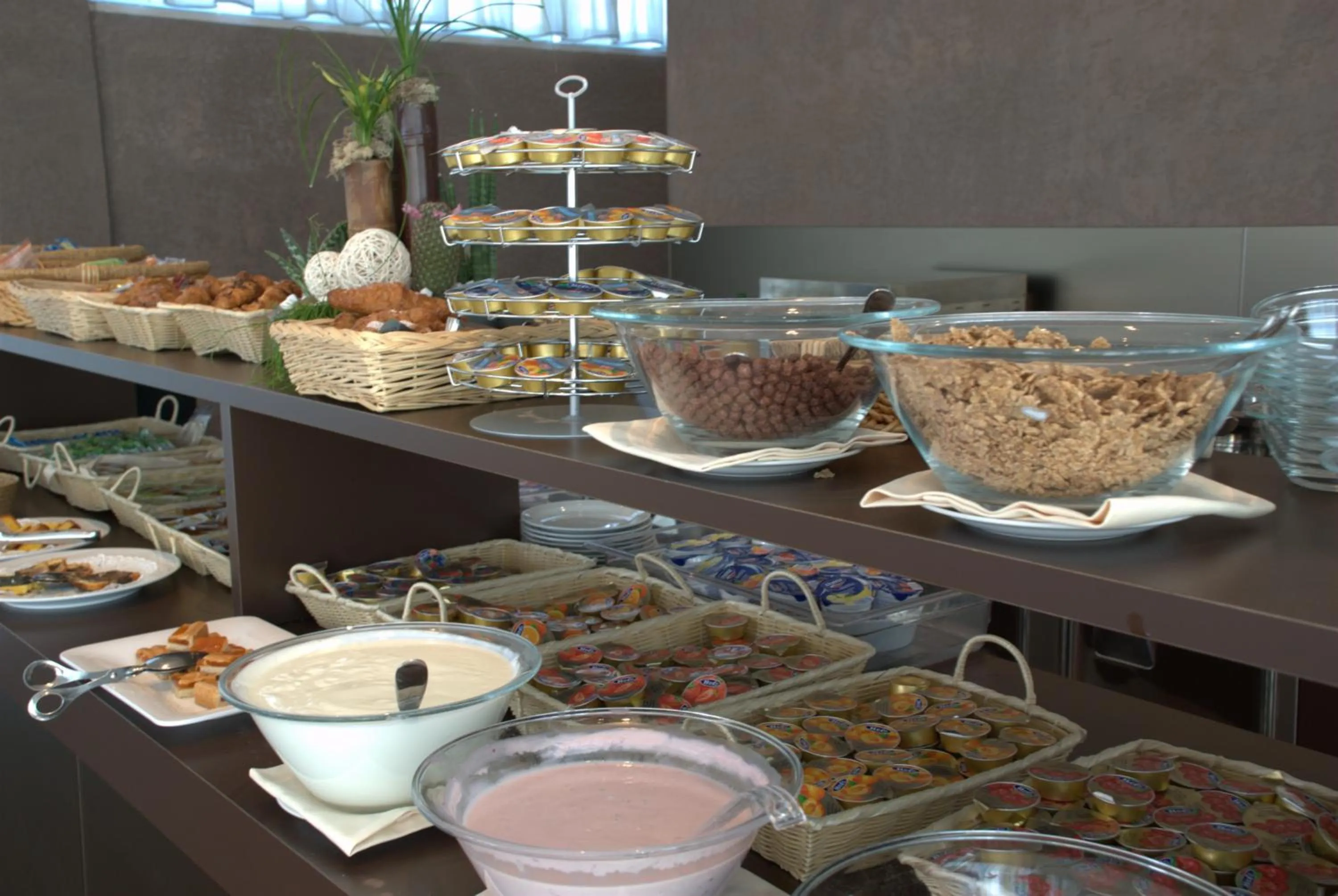 Buffet breakfast in Hotel Sorriso