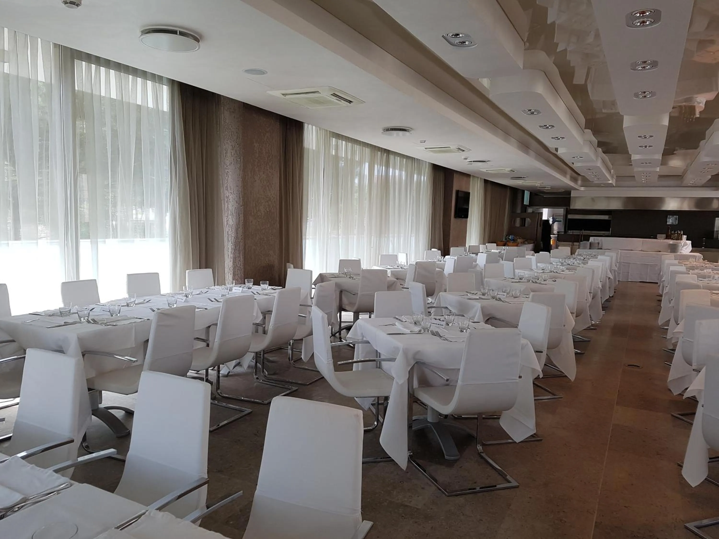 Restaurant/places to eat in Hotel Sorriso