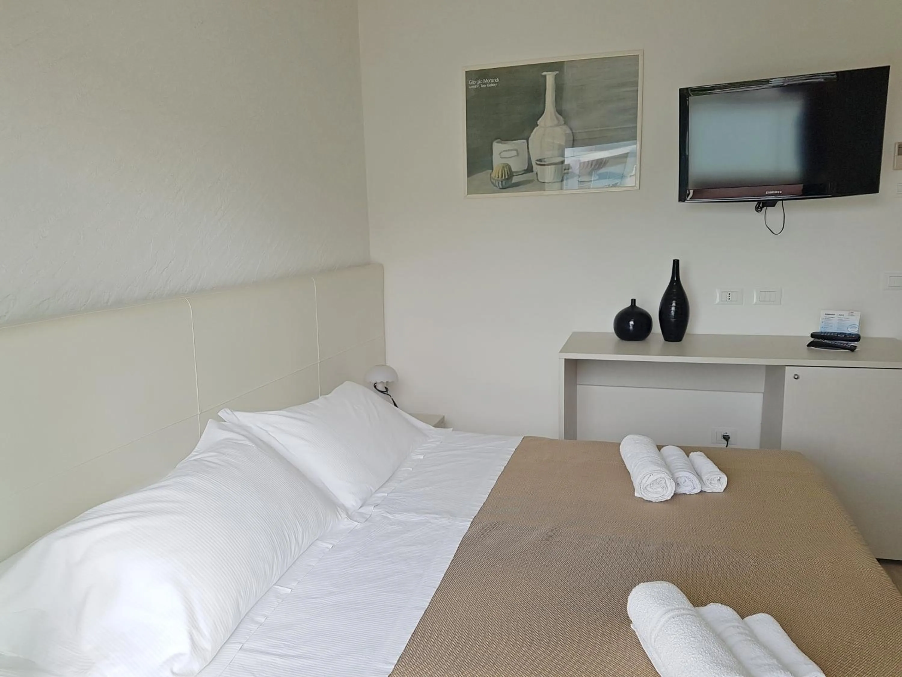 Photo of the whole room, Bed in Hotel Sorriso