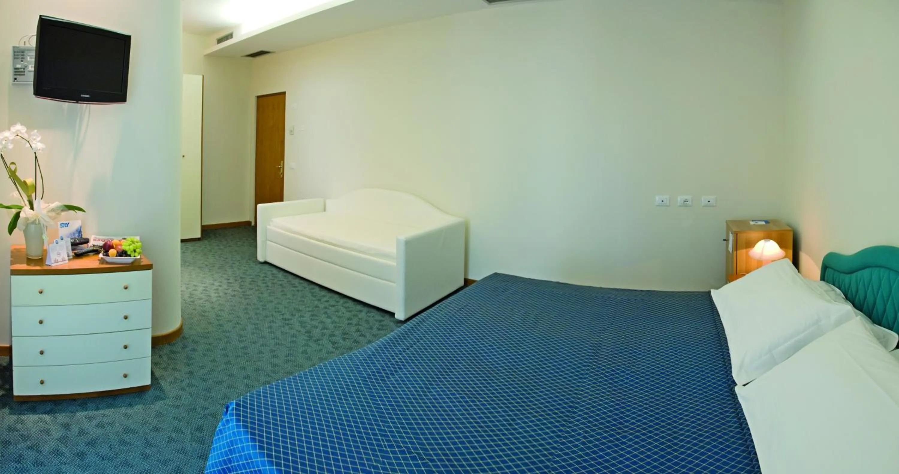 Photo of the whole room, Bed in Hotel Sorriso