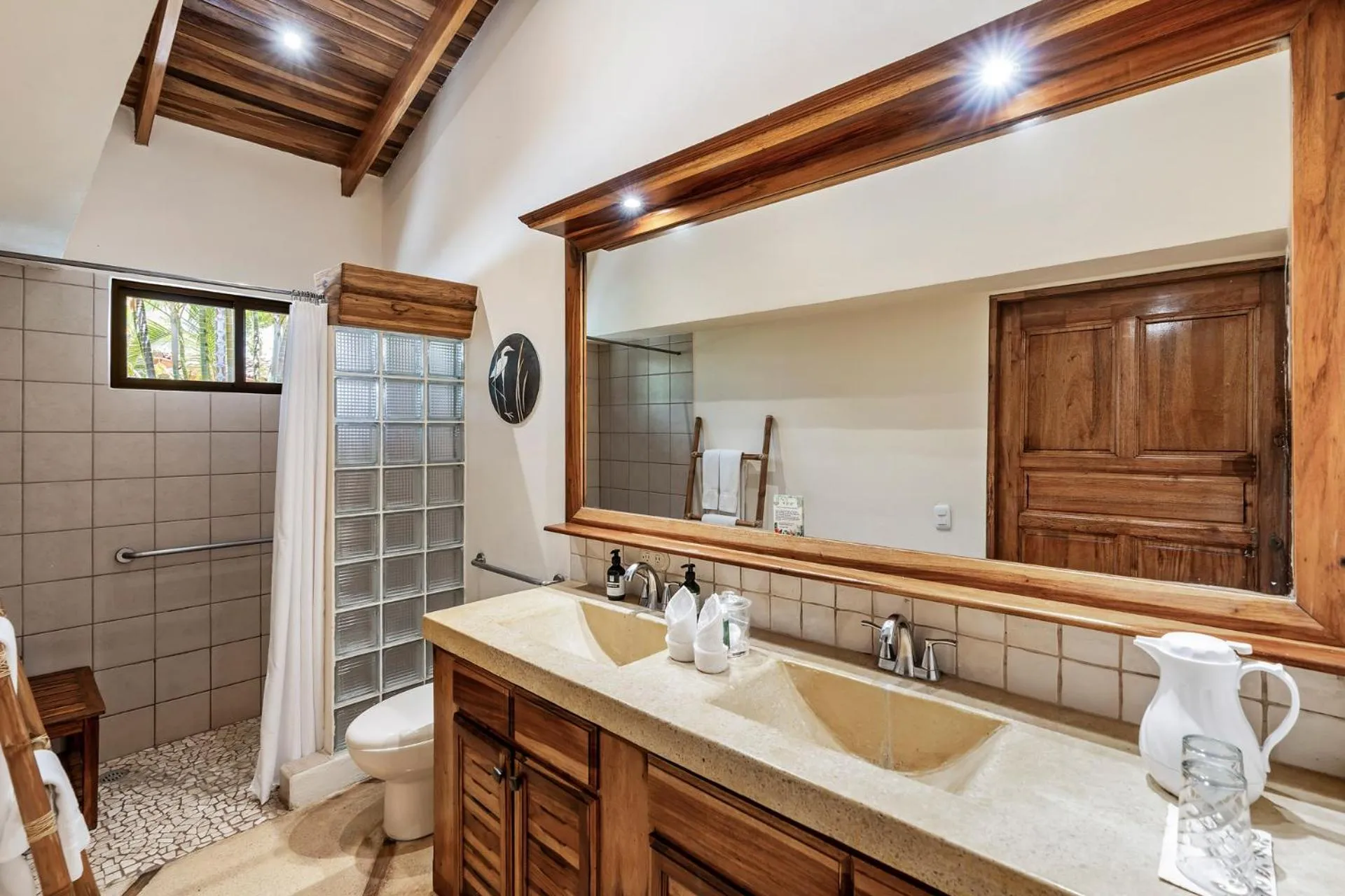 Los Altos de Eros - Adults Only