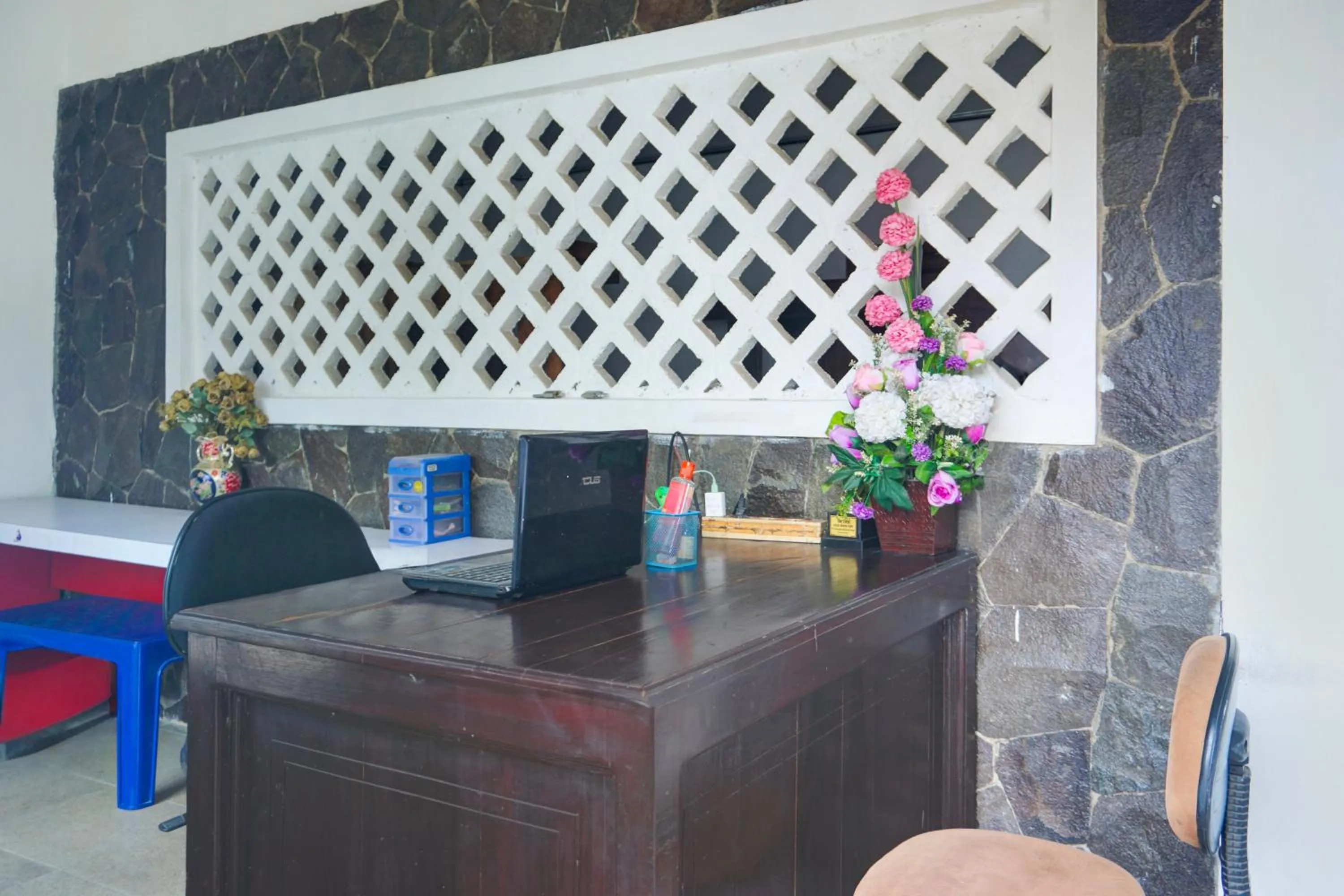 Lobby or reception in Hotel O Teluk Betung Near Water Park Lembah Hijau Formerly Kanajiwa Guesthouse 2