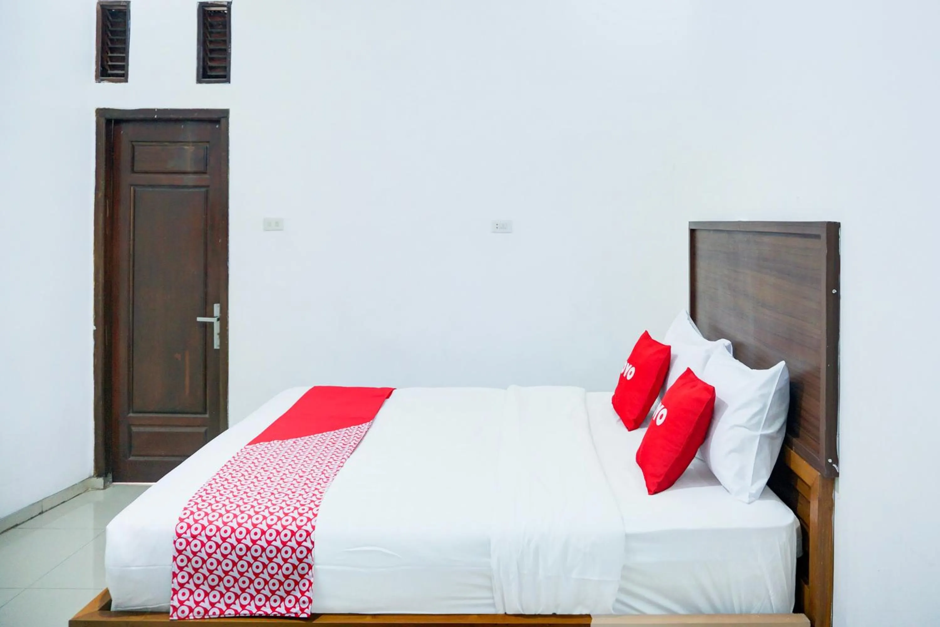 Bedroom, Bed in Hotel O Teluk Betung Near Water Park Lembah Hijau Formerly Kanajiwa Guesthouse 2