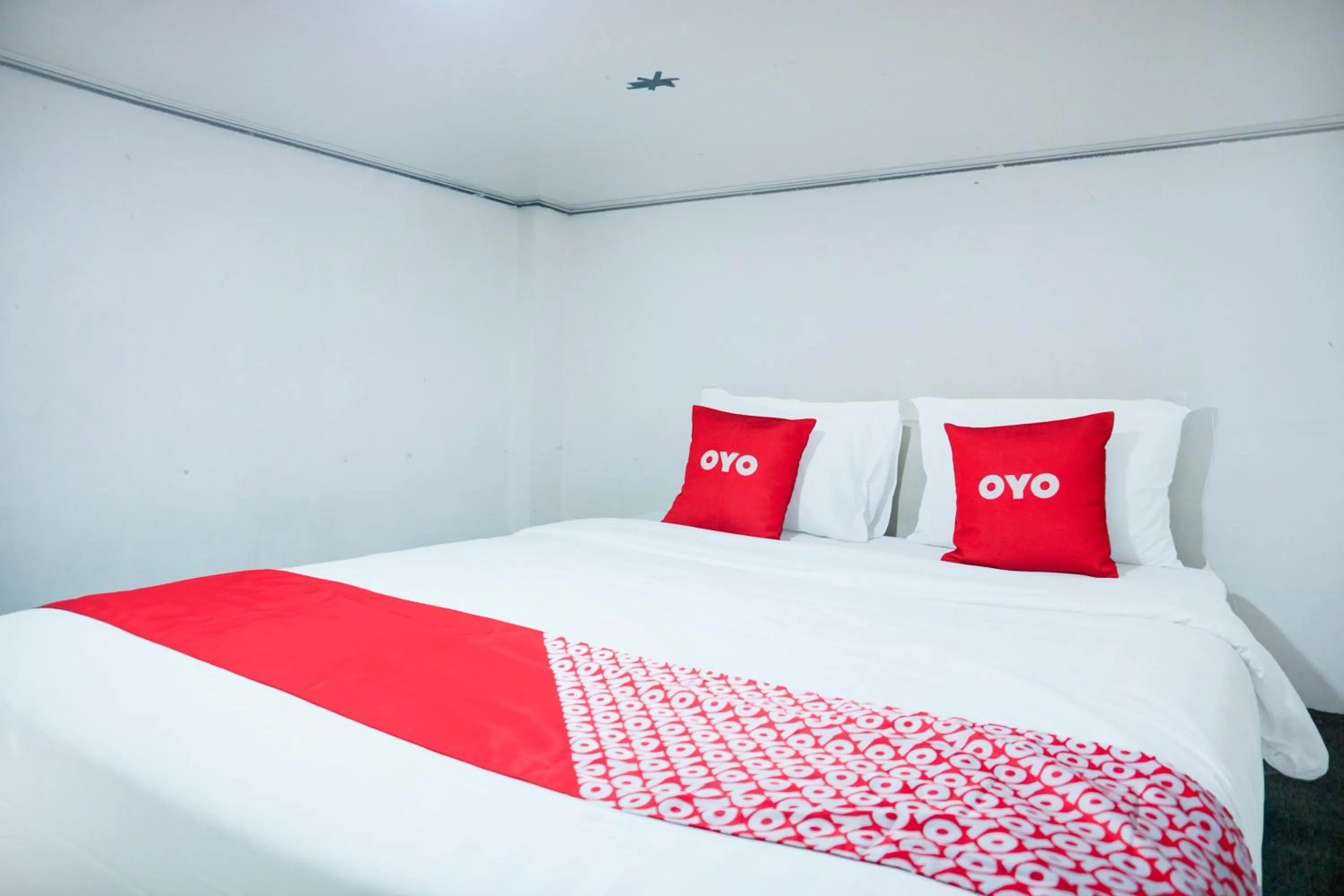 Bedroom, Bed in Hotel O Teluk Betung Near Water Park Lembah Hijau Formerly Kanajiwa Guesthouse 2