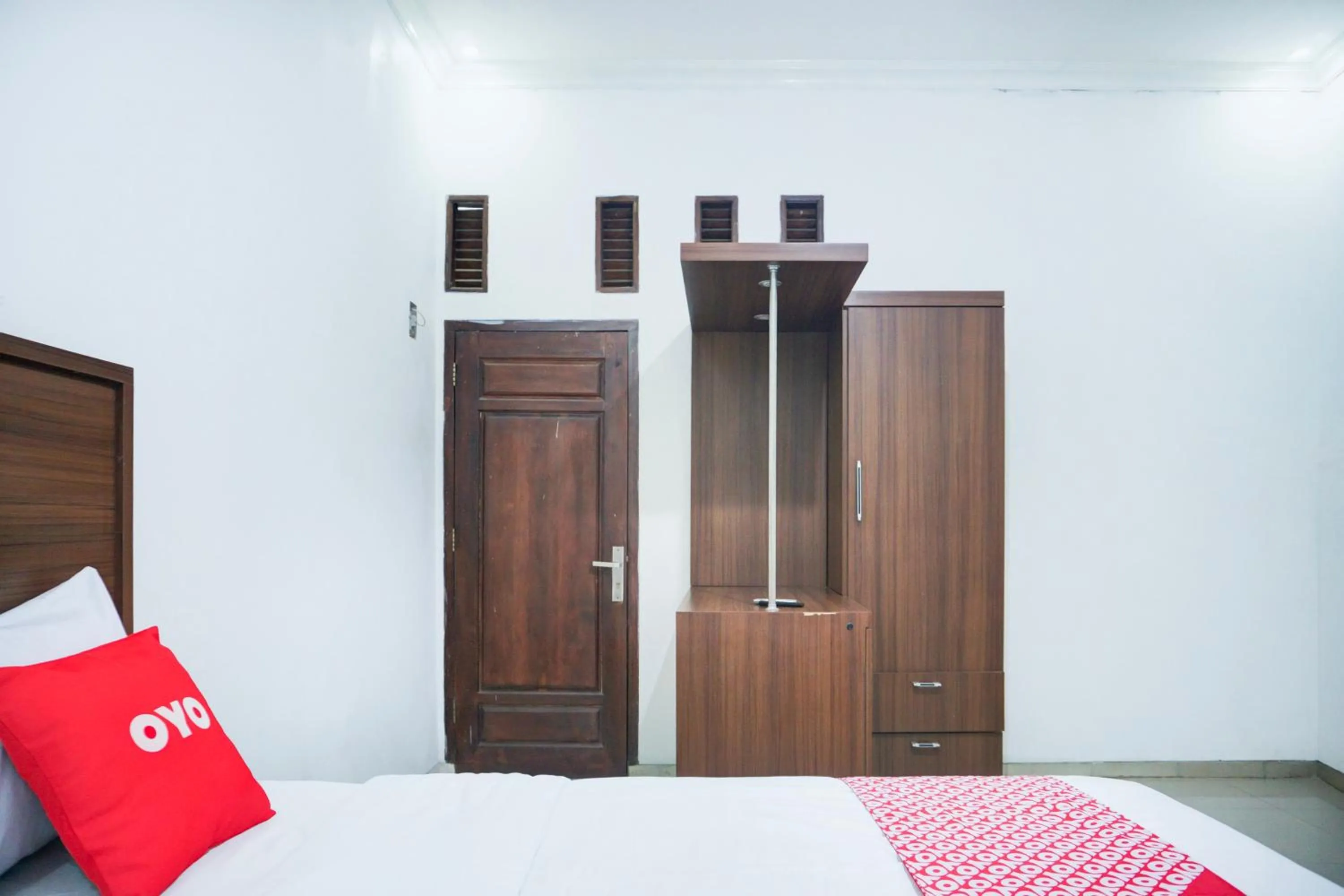 Bedroom, Bed in Hotel O Teluk Betung Near Water Park Lembah Hijau Formerly Kanajiwa Guesthouse 2