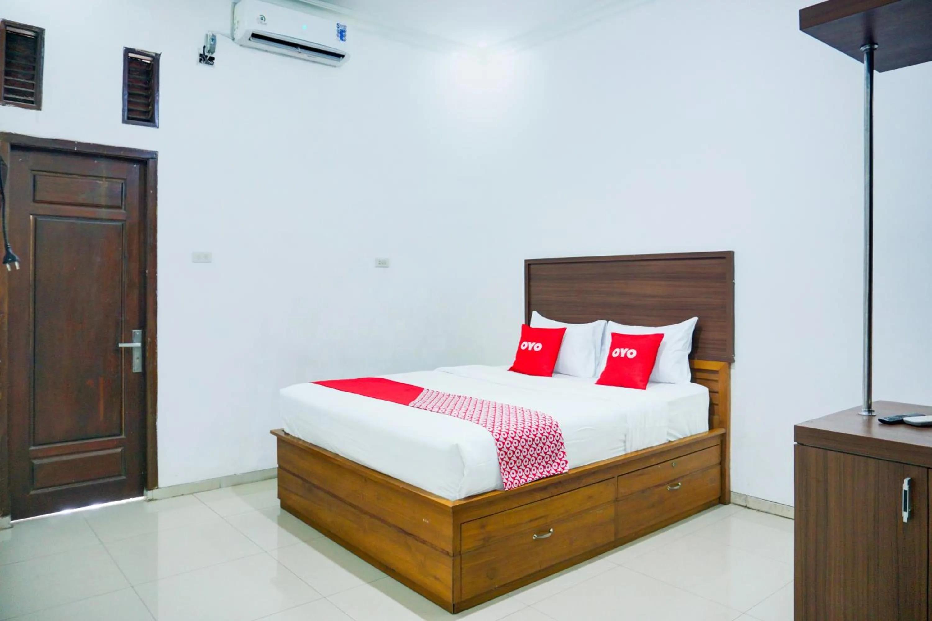 Bedroom, Bed in Hotel O Teluk Betung Near Water Park Lembah Hijau Formerly Kanajiwa Guesthouse 2