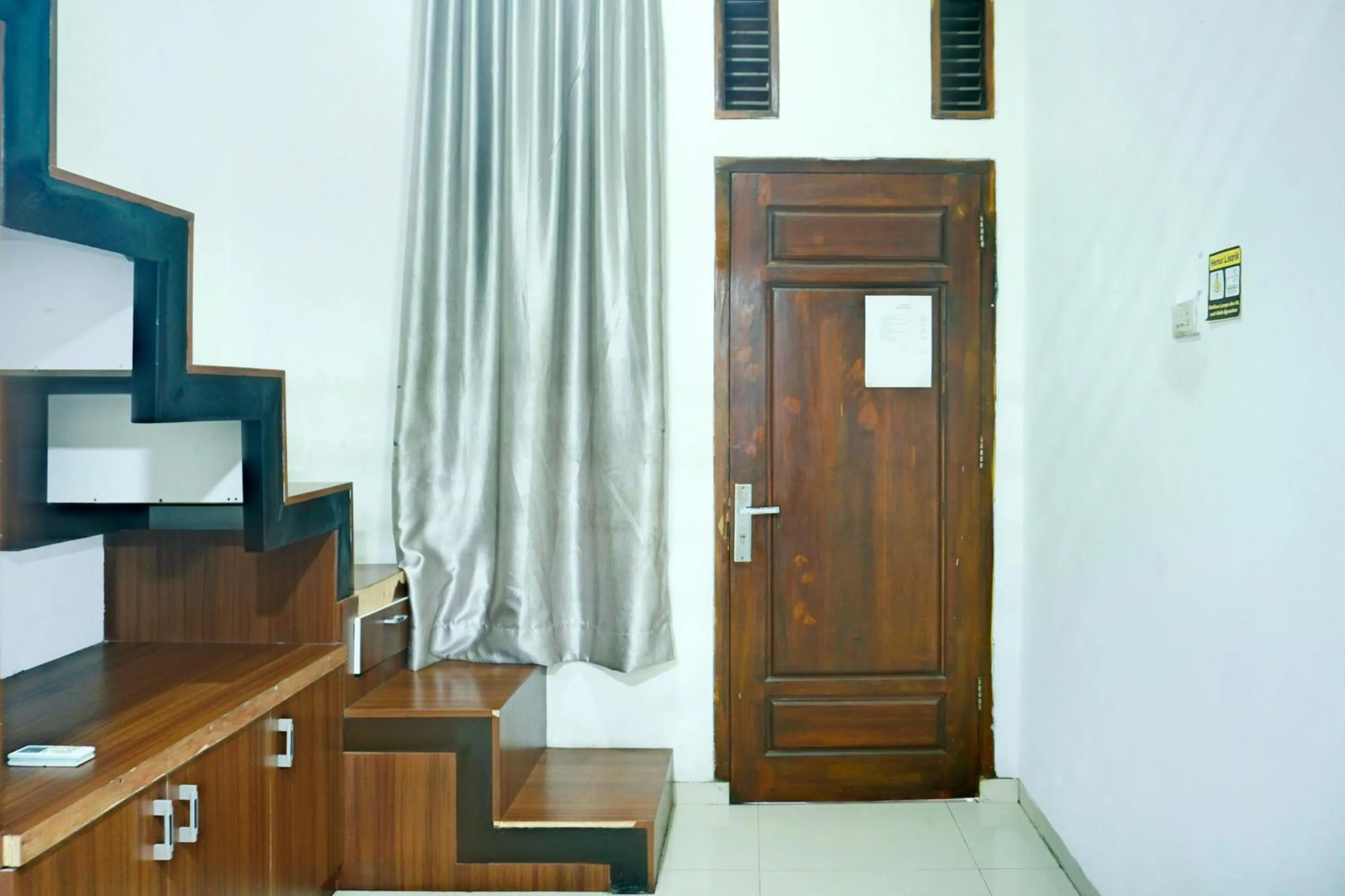 Bedroom in Hotel O Teluk Betung Near Water Park Lembah Hijau Formerly Kanajiwa Guesthouse 2