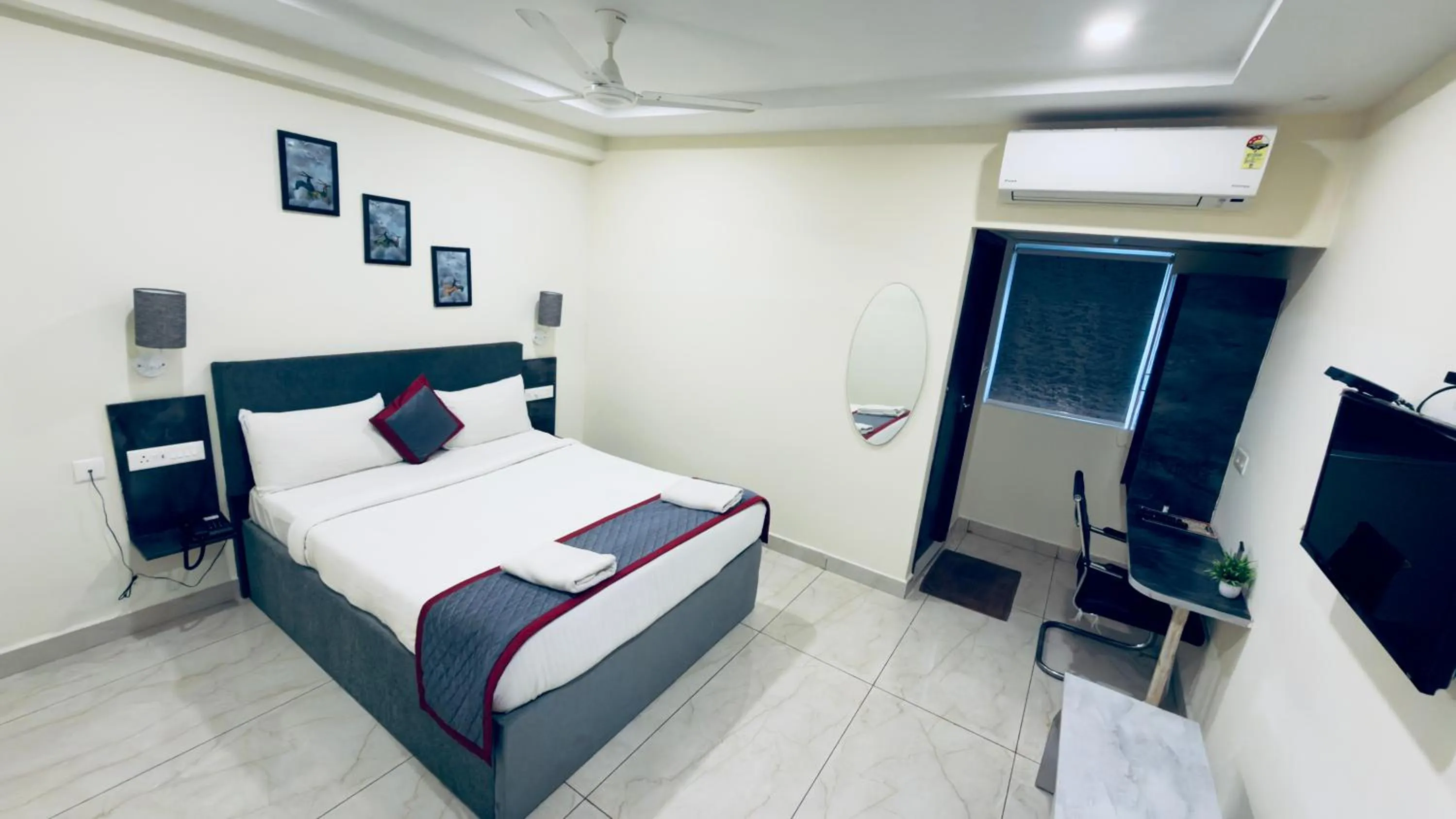 Bedroom, Bed in Seasons Stay