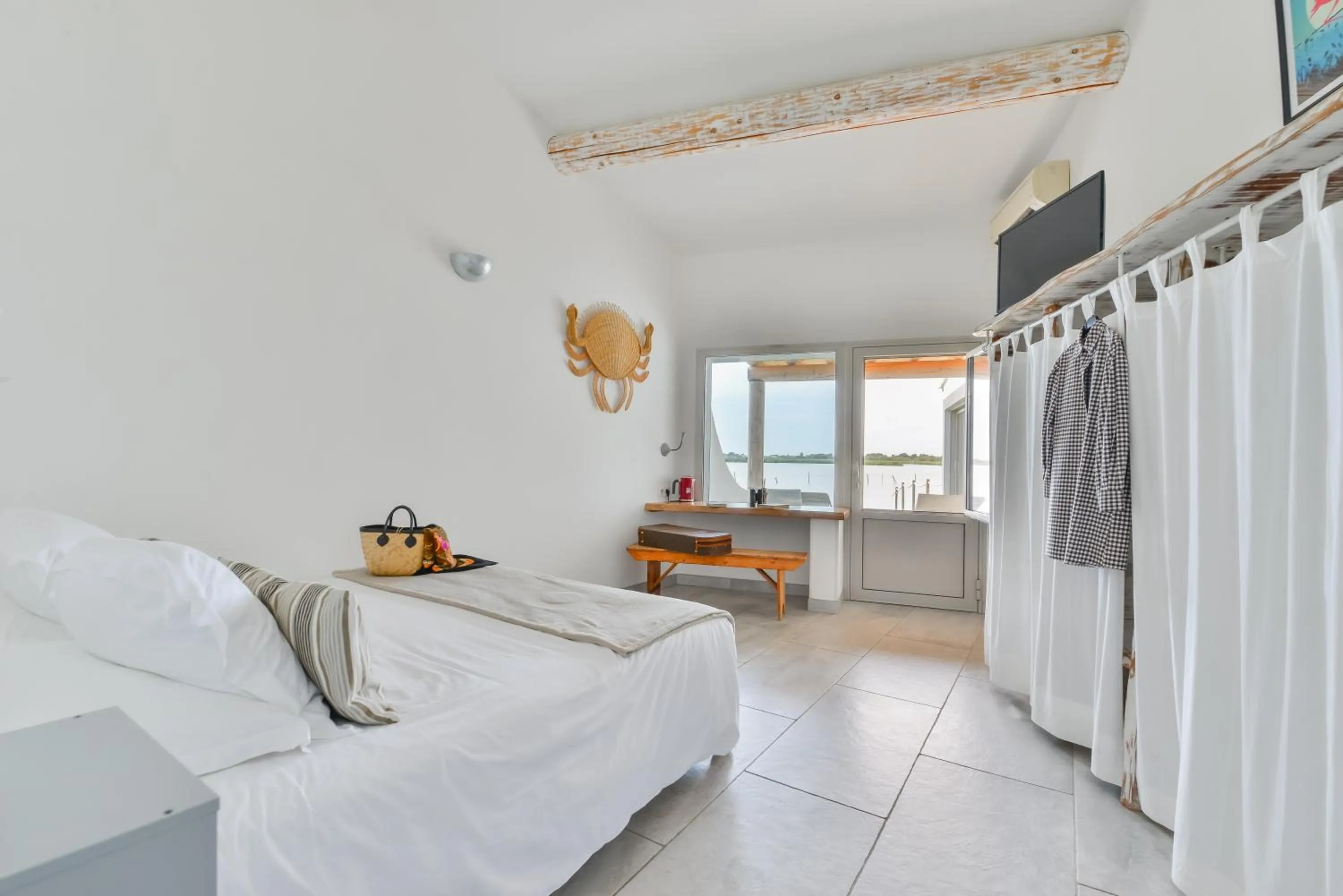 Bed in Lodge Sainte Helene Adult only