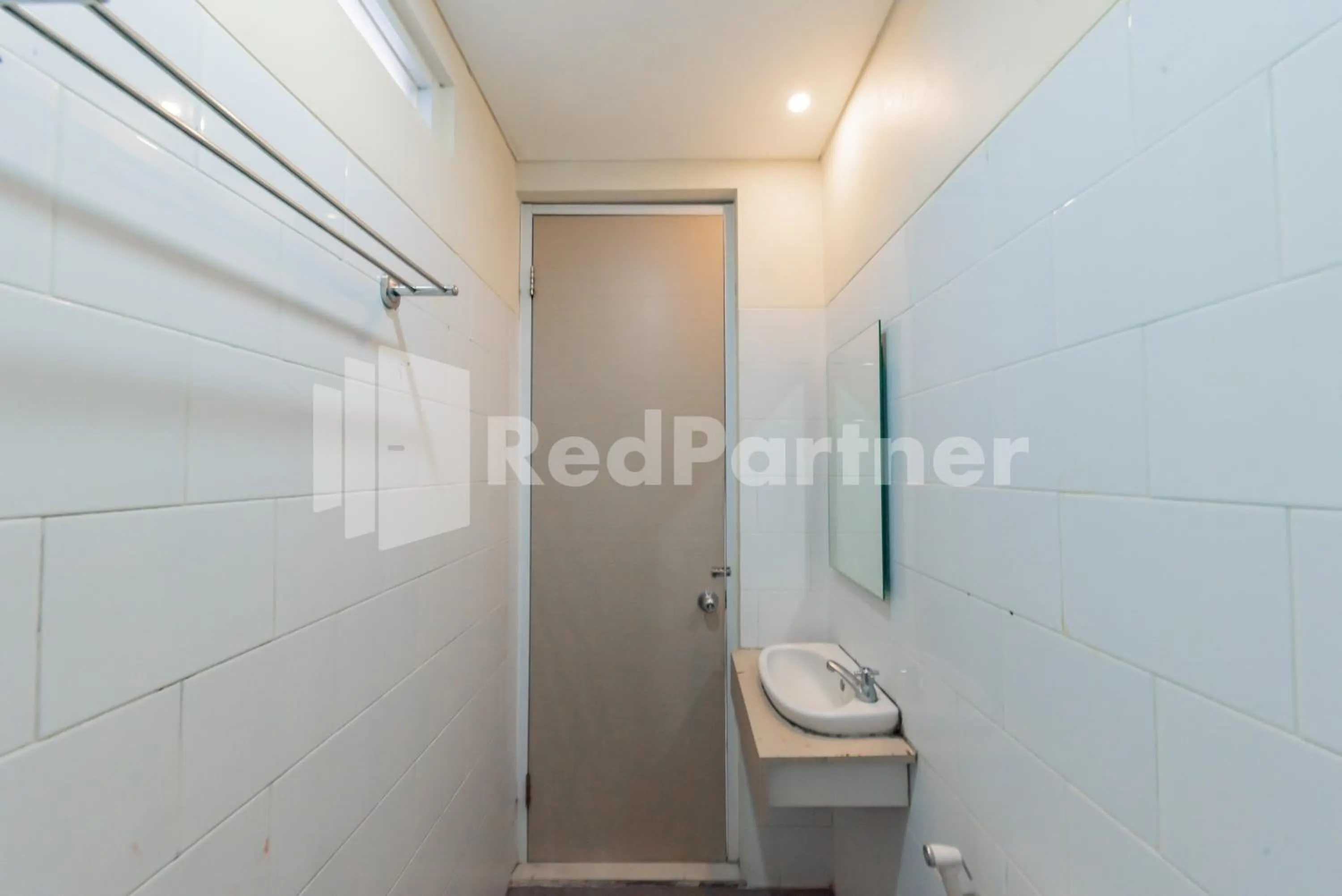 Toilet in Maleo Residence Bandung Mitra RedDoorz