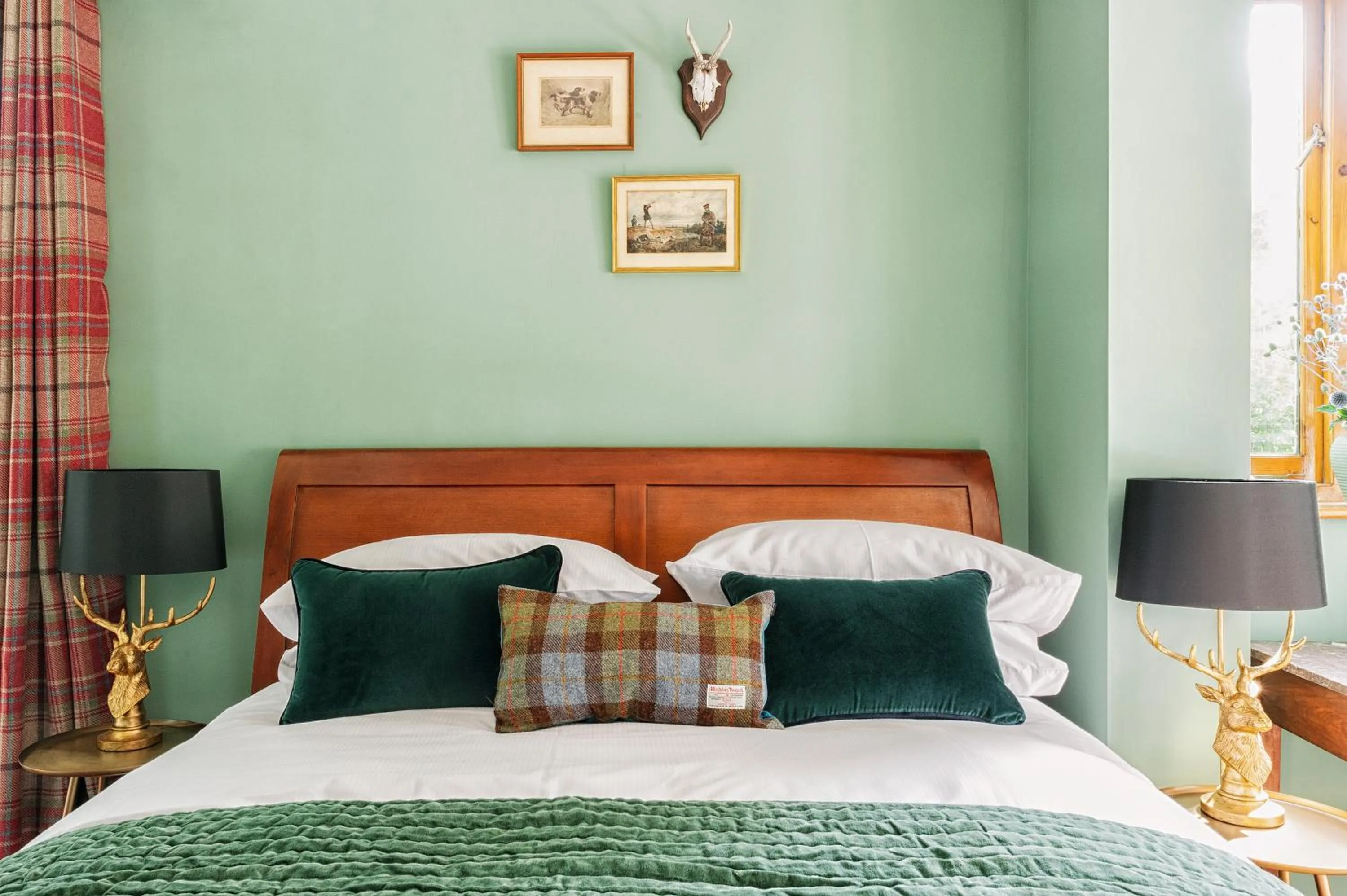 Bedroom, Bed in The Coach House