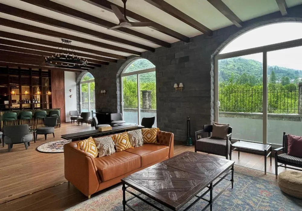 Lounge or bar in Nivasana Manali - A Luxury Boutique Hotel