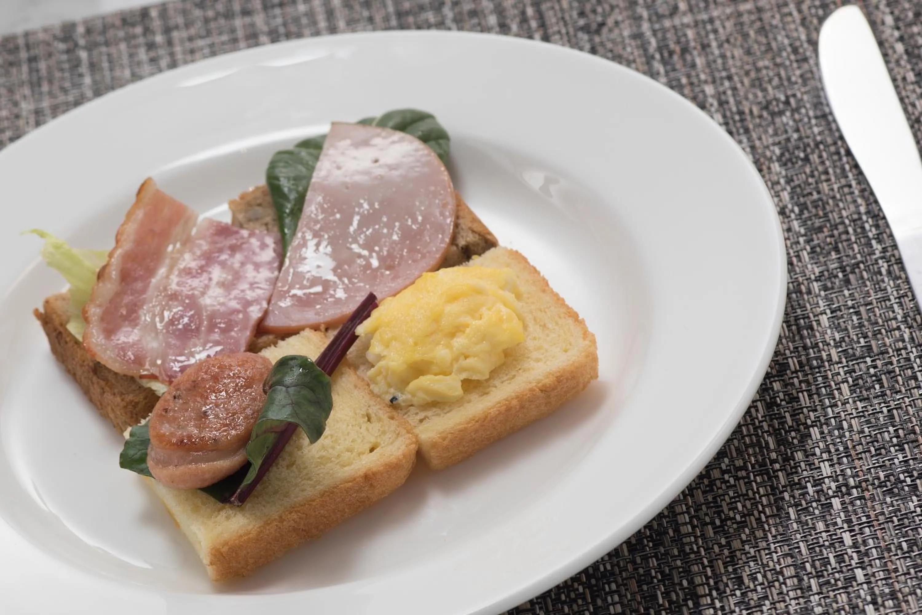 Restaurant/places to eat in Pangyo Business & Tourist Hotel KYND