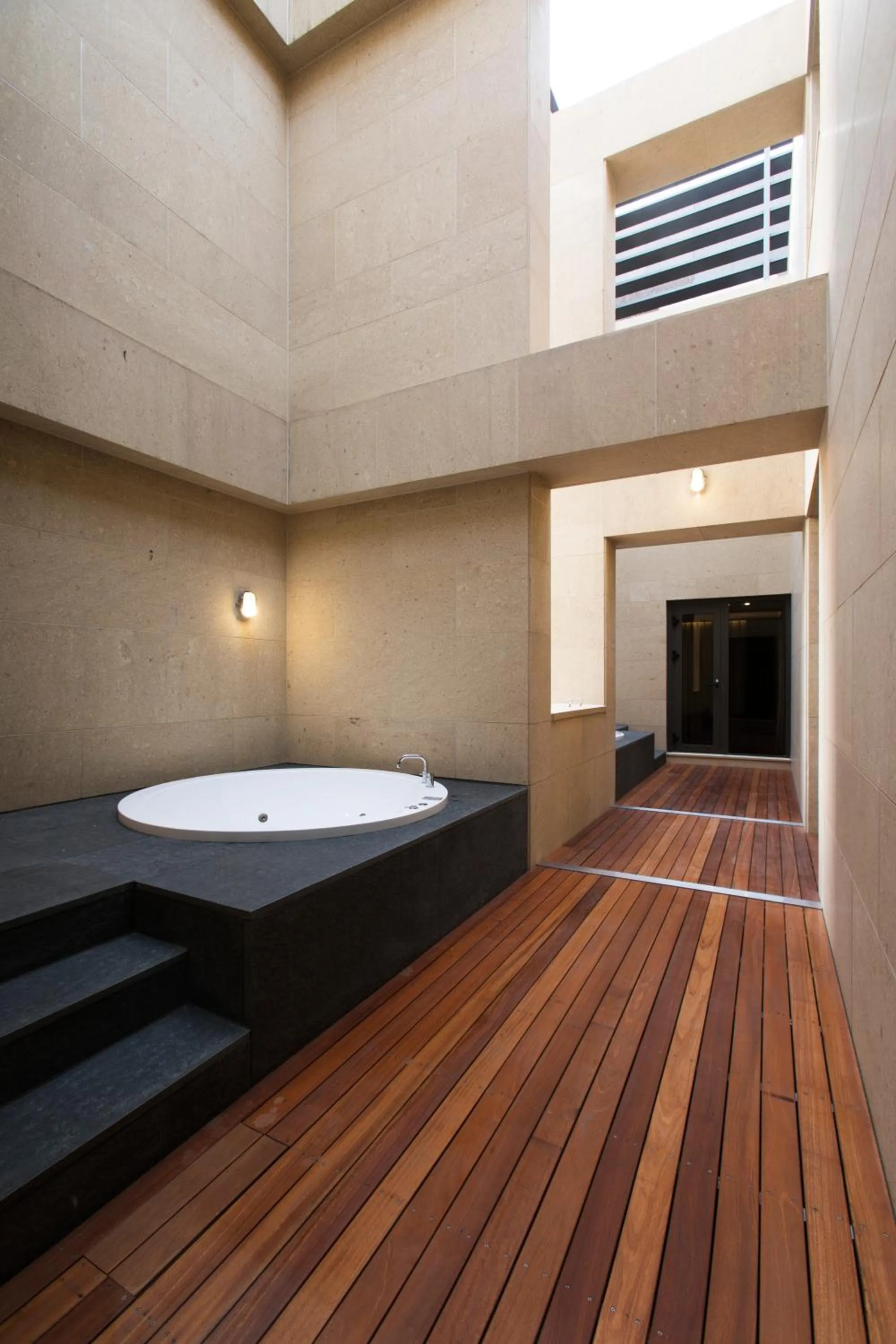 Hot Tub in Pangyo Business & Tourist Hotel KYND