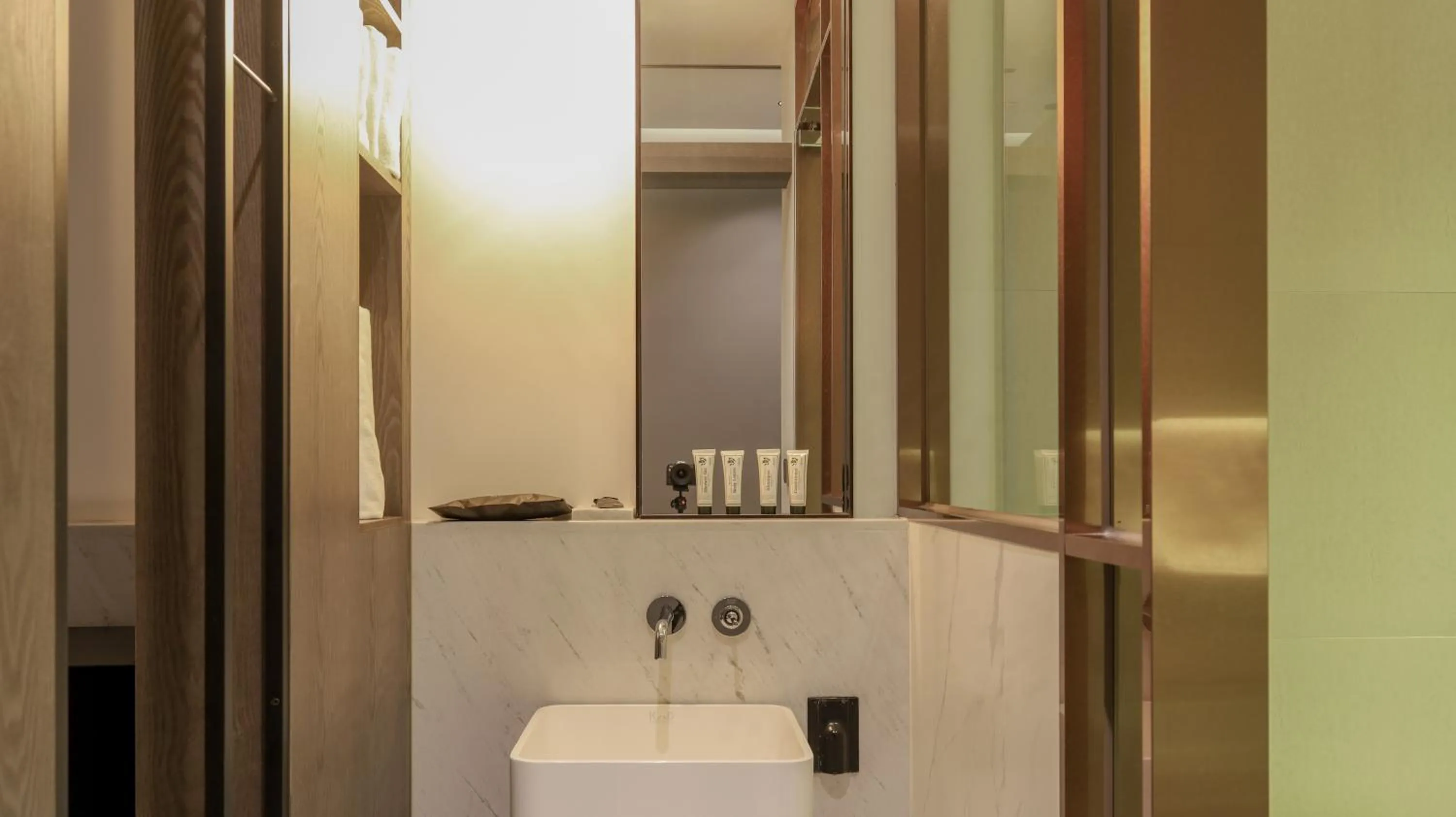 Pangyo Business & Tourist Hotel KYND