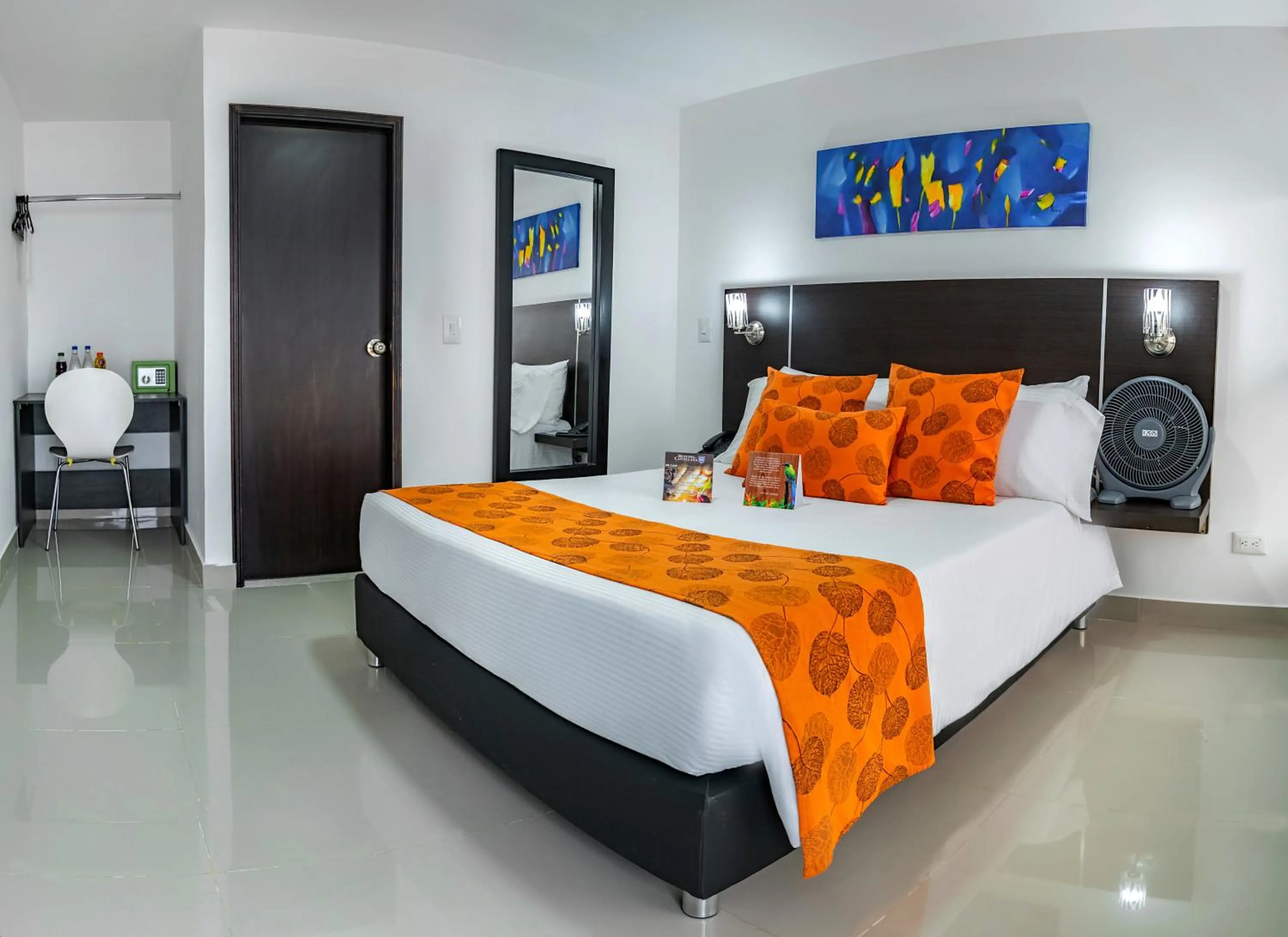 Bed in Hotel Montes De La Castellana