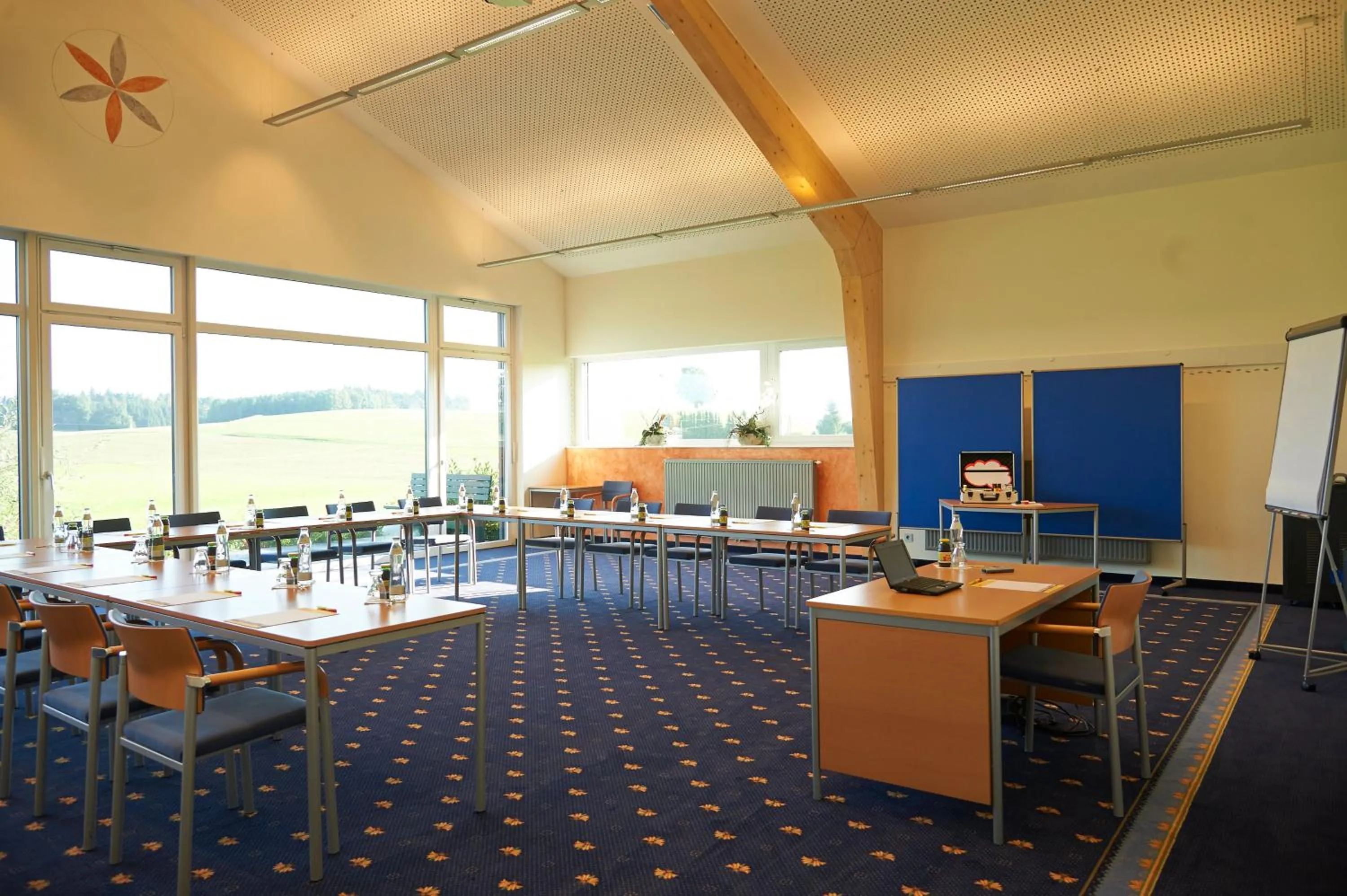 Business facilities in Gastagwirt