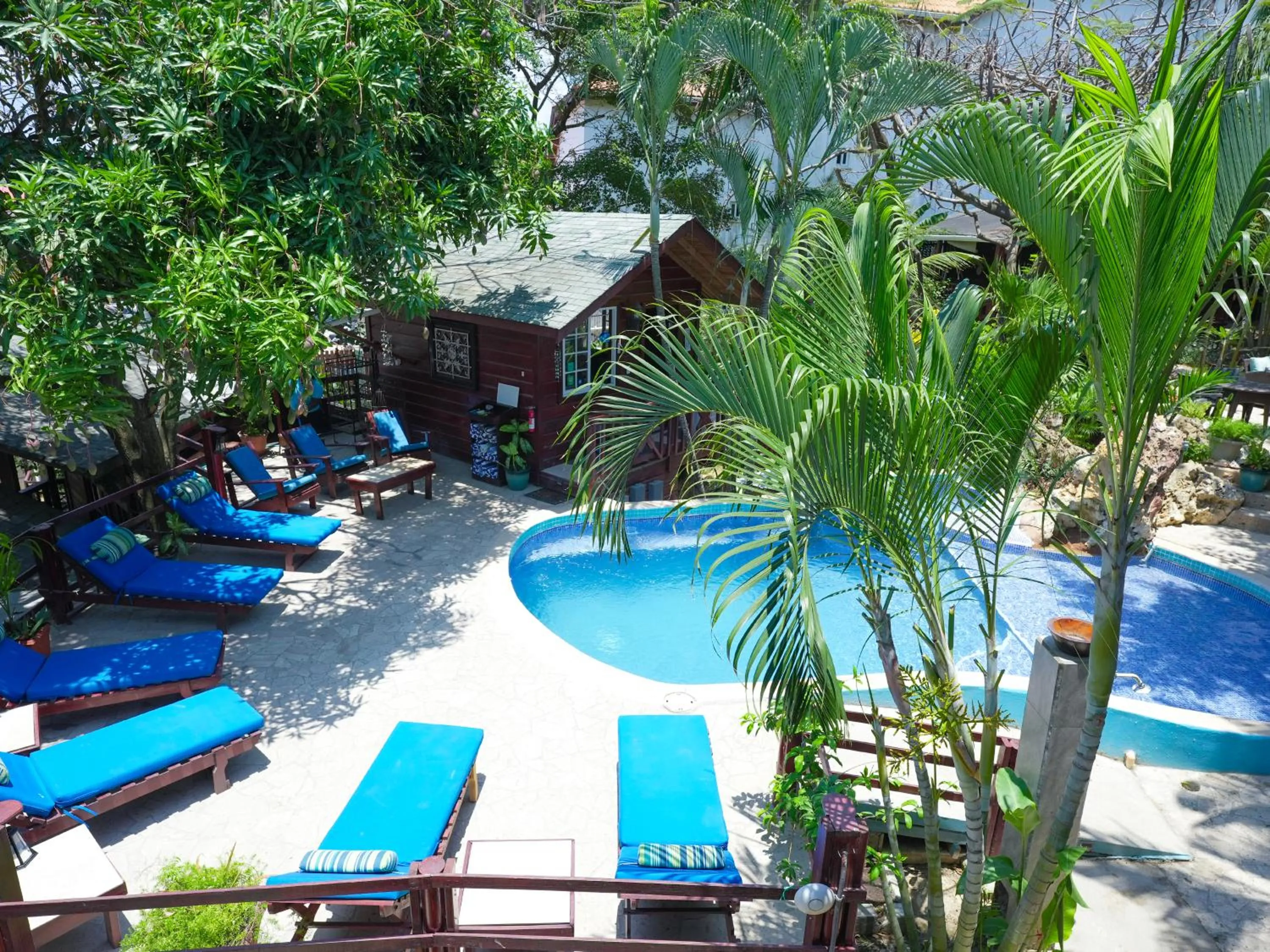 Patio in West Bay Lodge and Spa