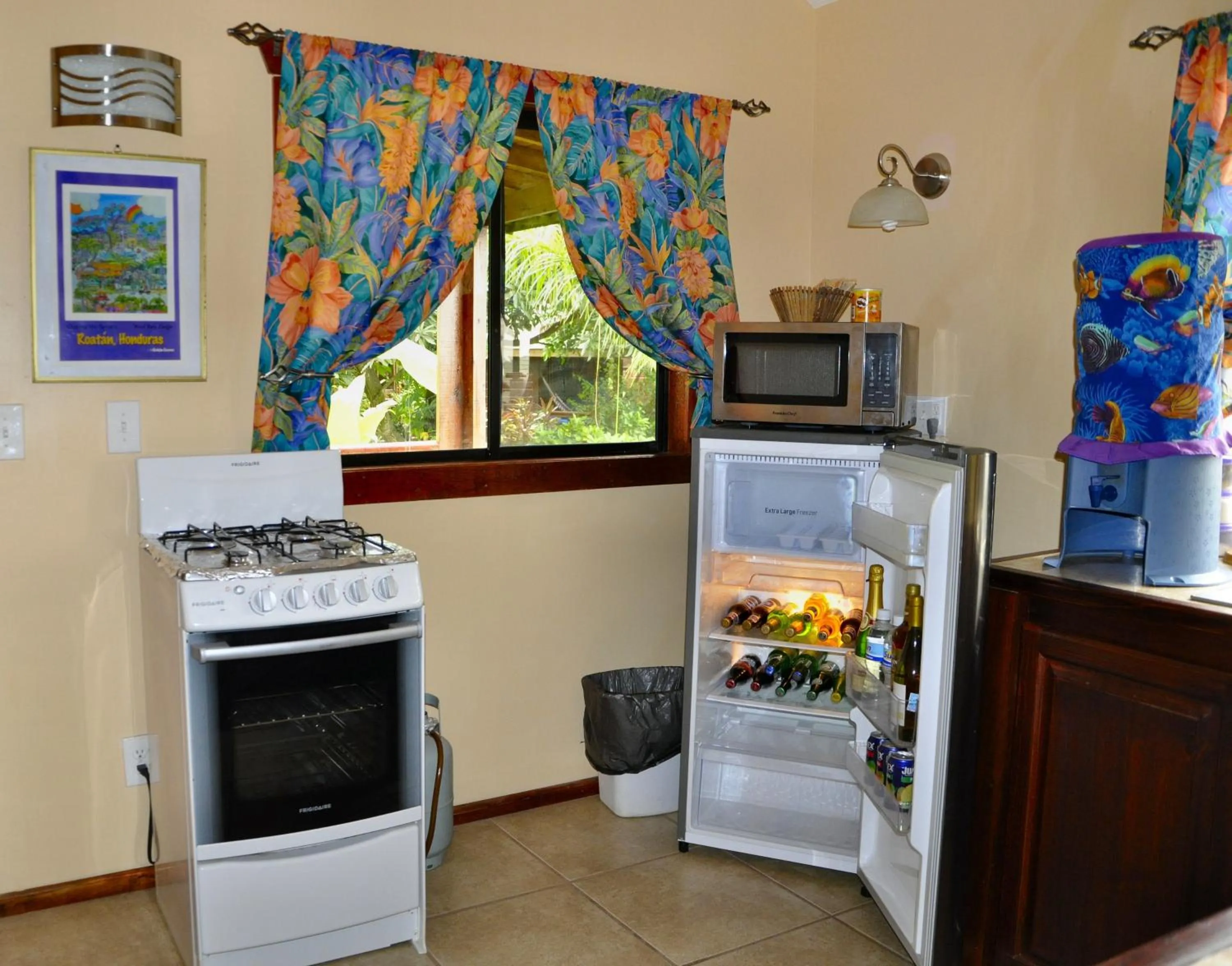 Kitchen or kitchenette in West Bay Lodge and Spa