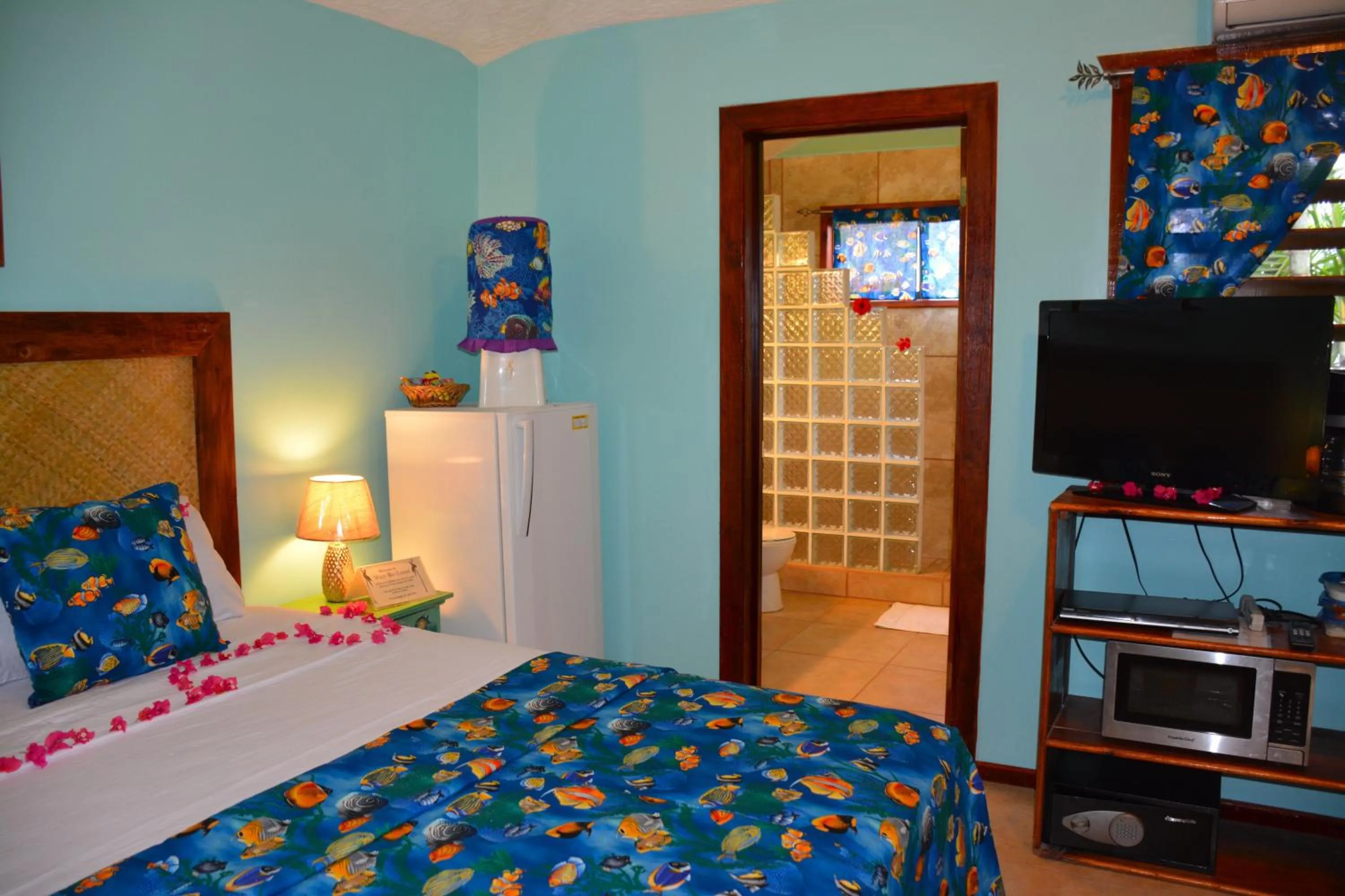 Bedroom, Bed in West Bay Lodge and Spa