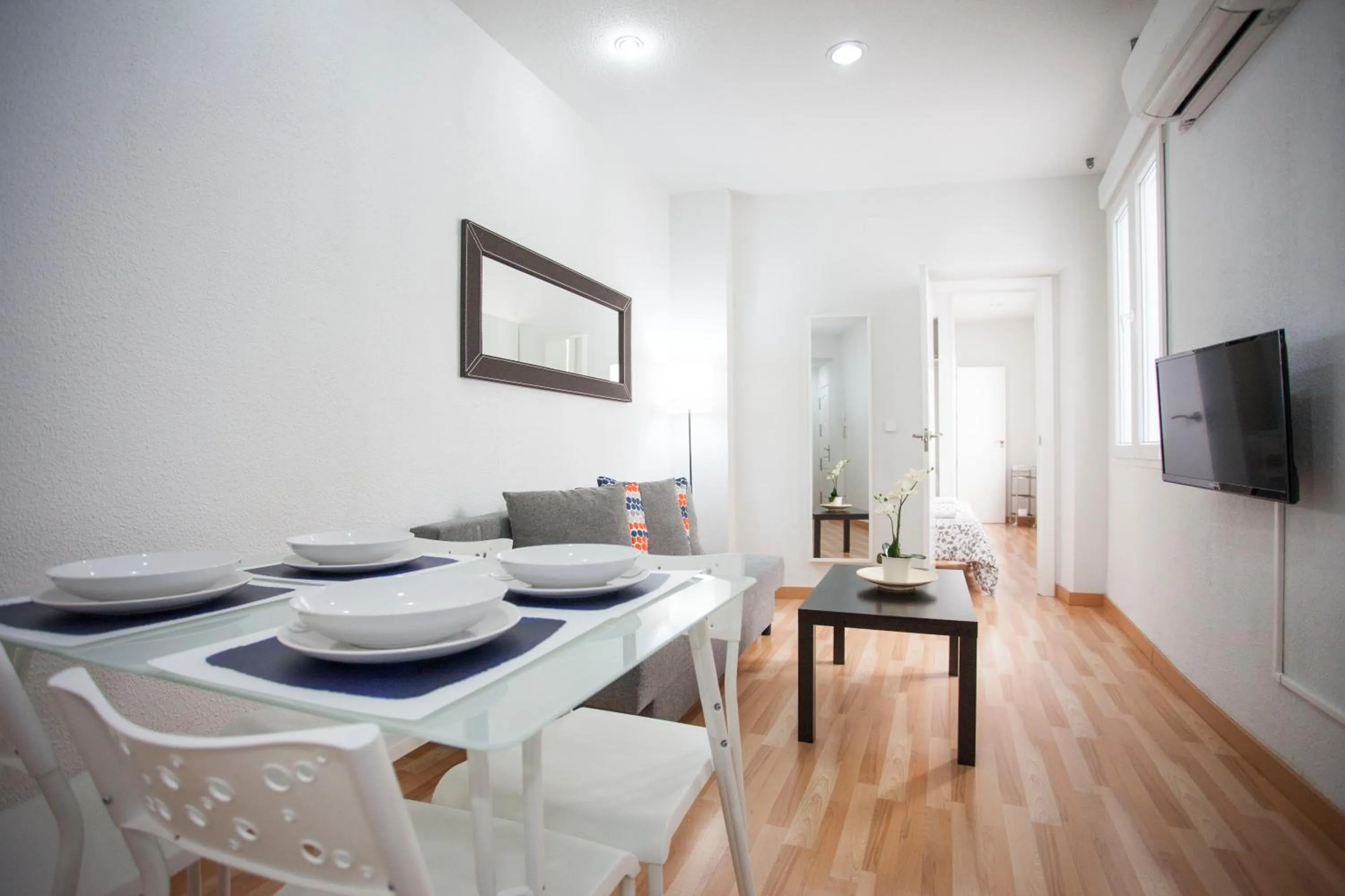 Photo of the whole room in Fuencarral Apartments