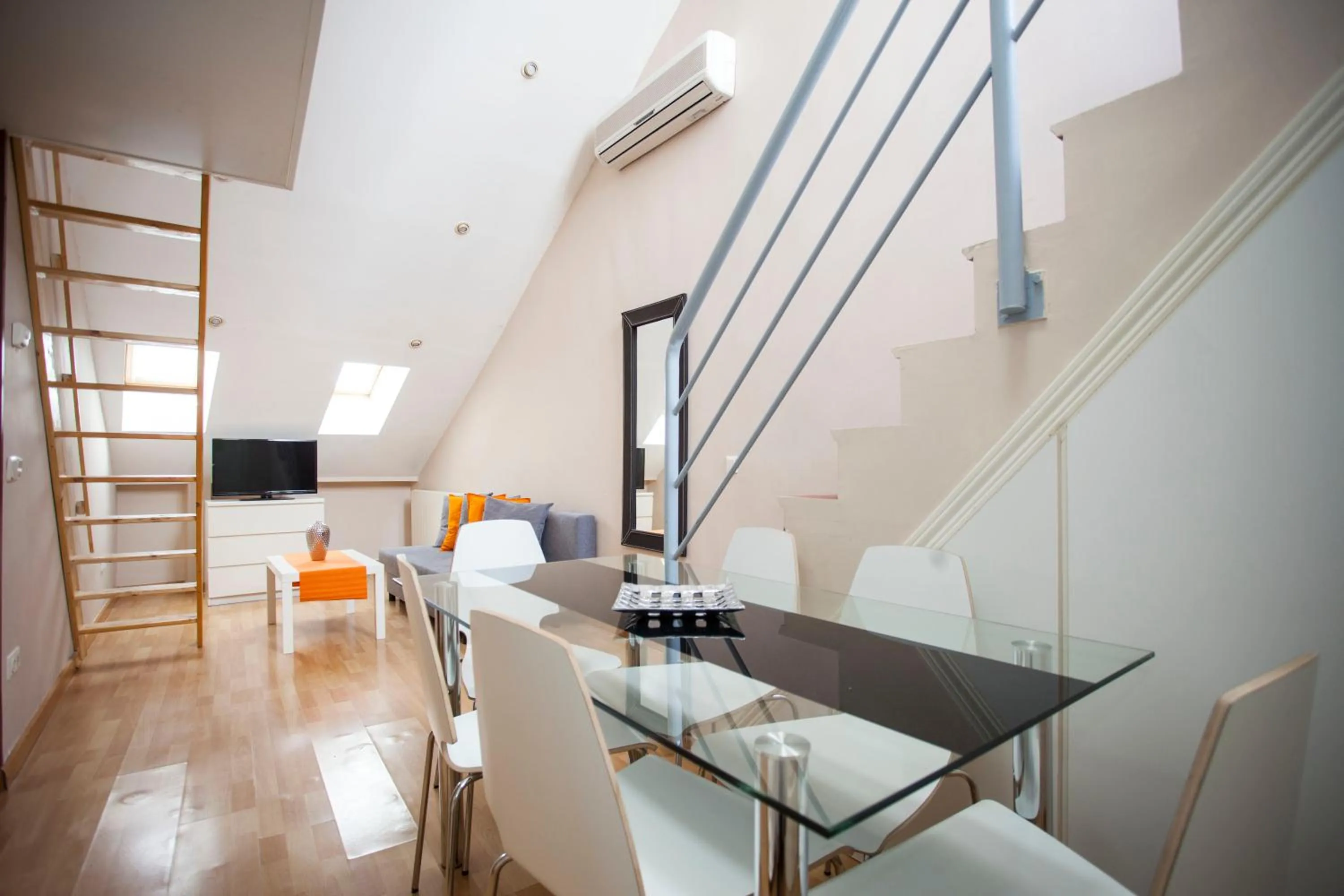 TV and multimedia in Fuencarral Apartments