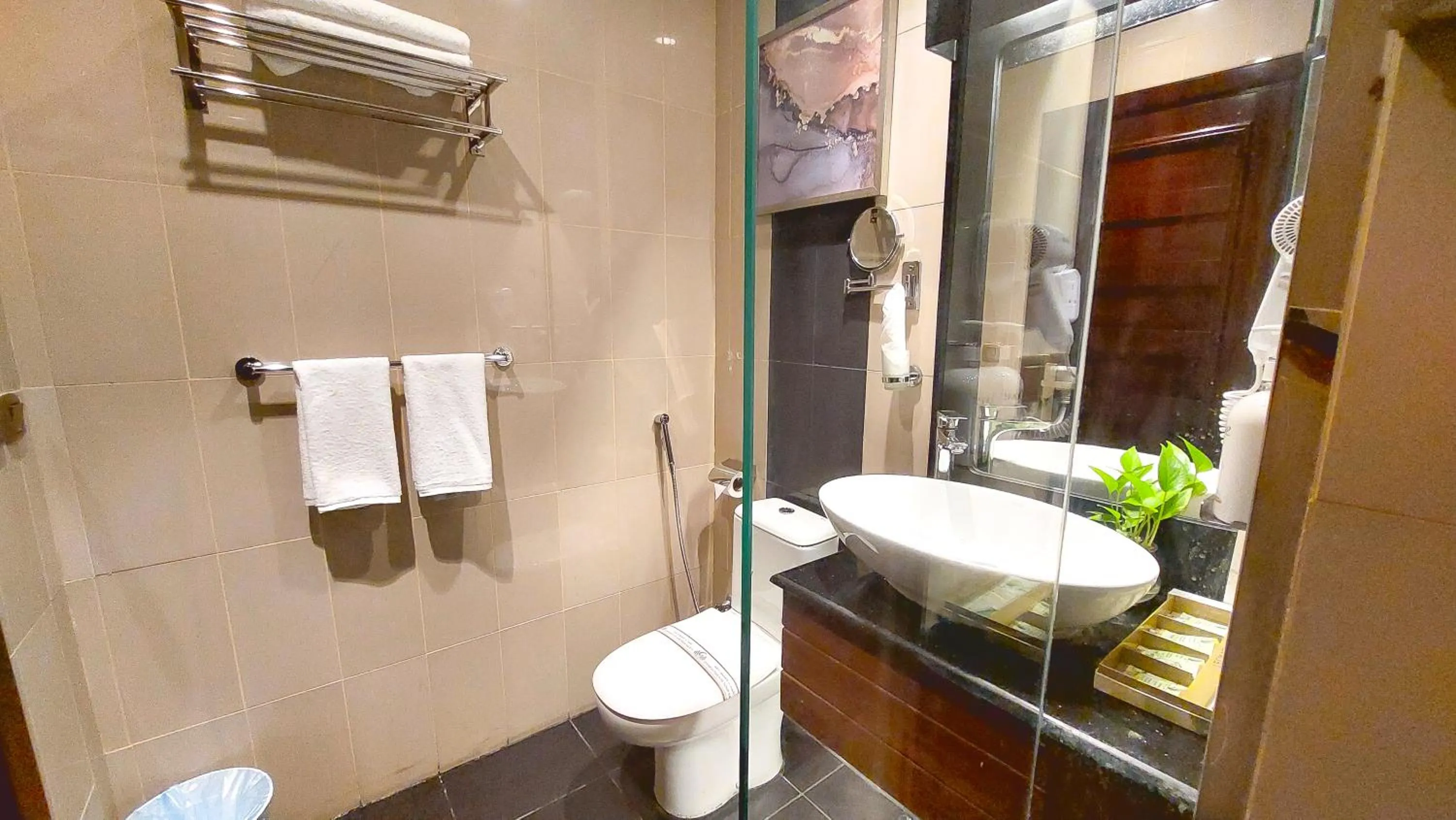 Public Bath in Golden Dune Residential Unit - Almalaz