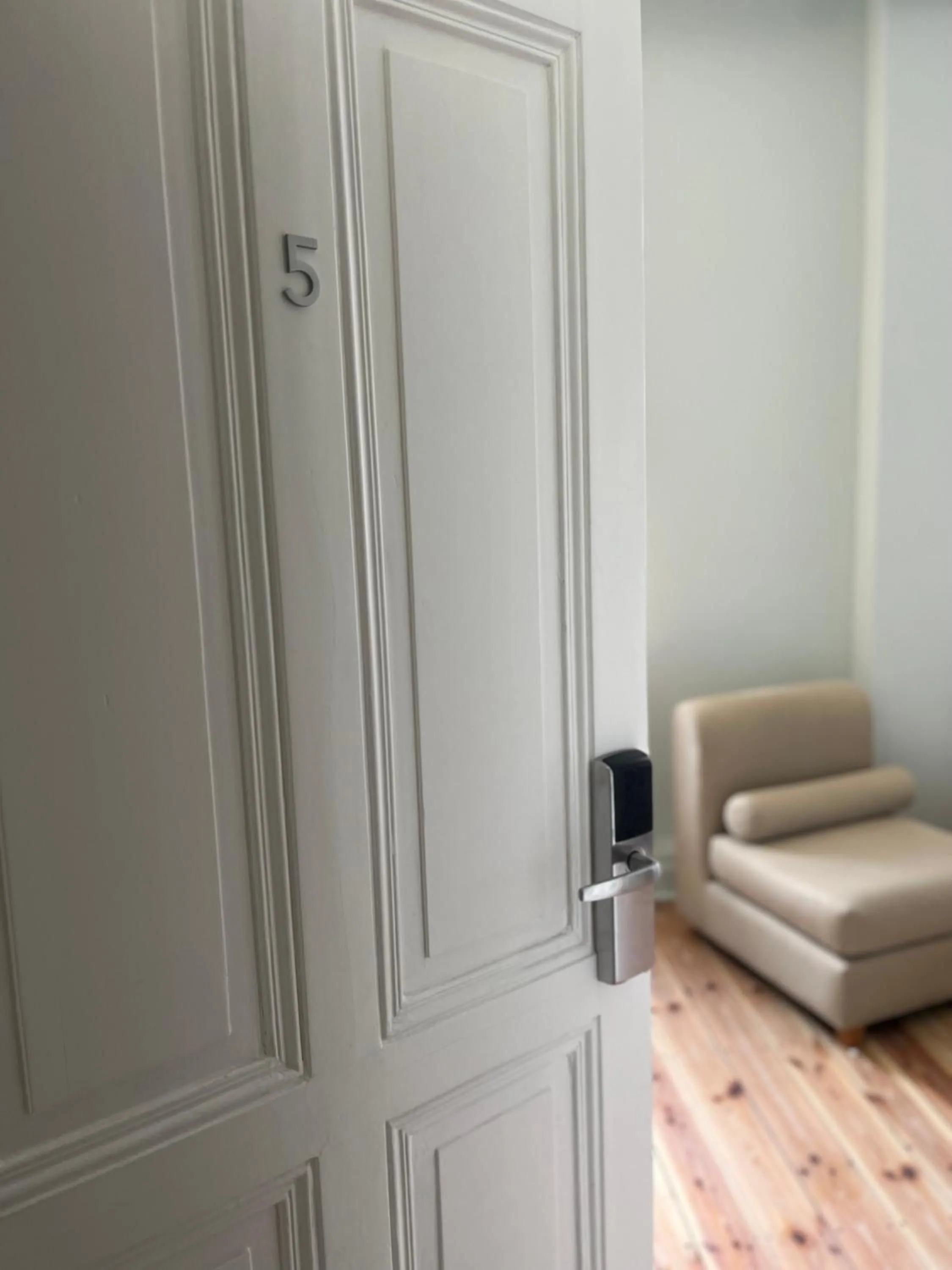 Seating area in Stuckhotel Fettehenne