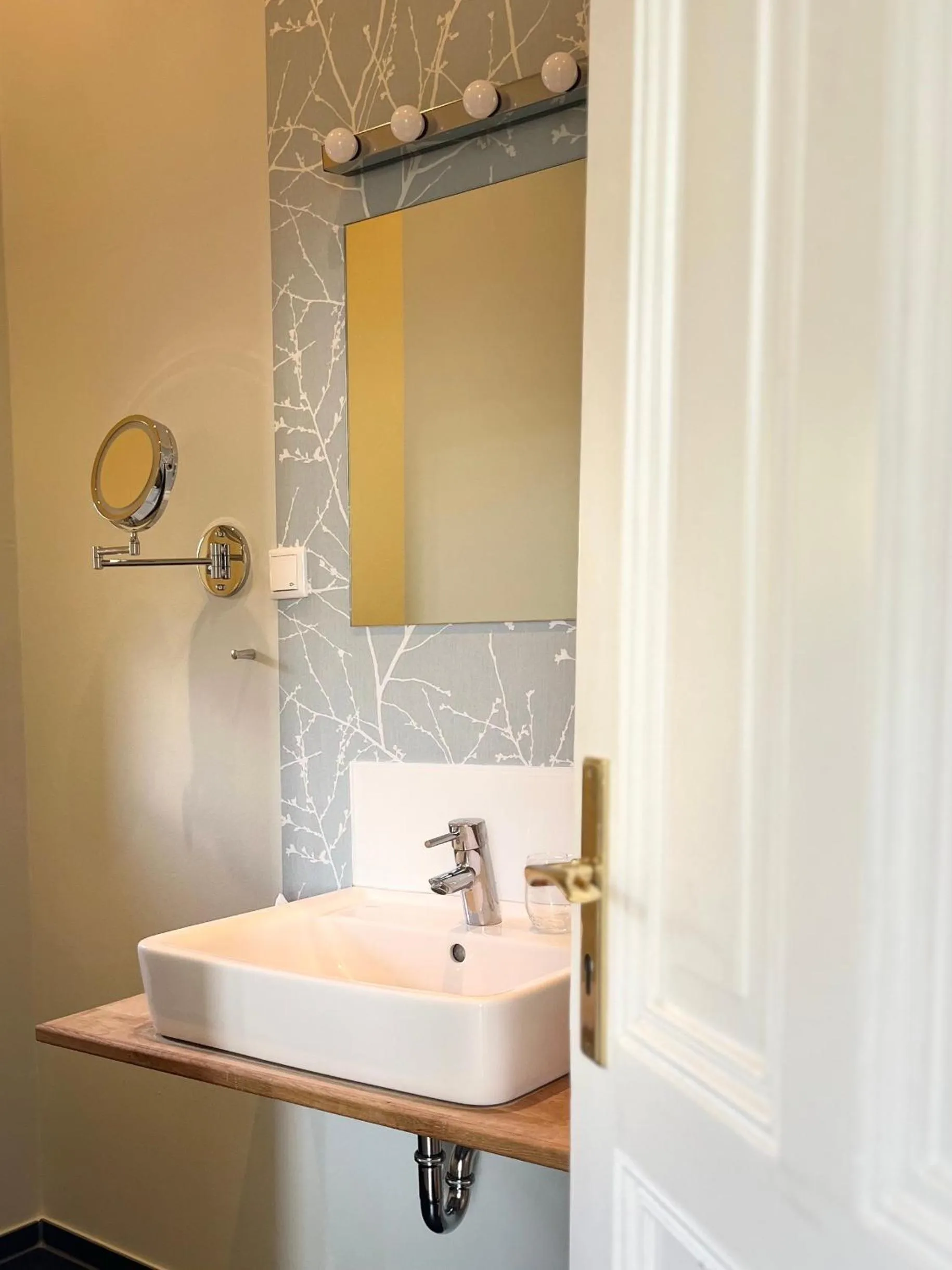 Bathroom in Stuckhotel Fettehenne