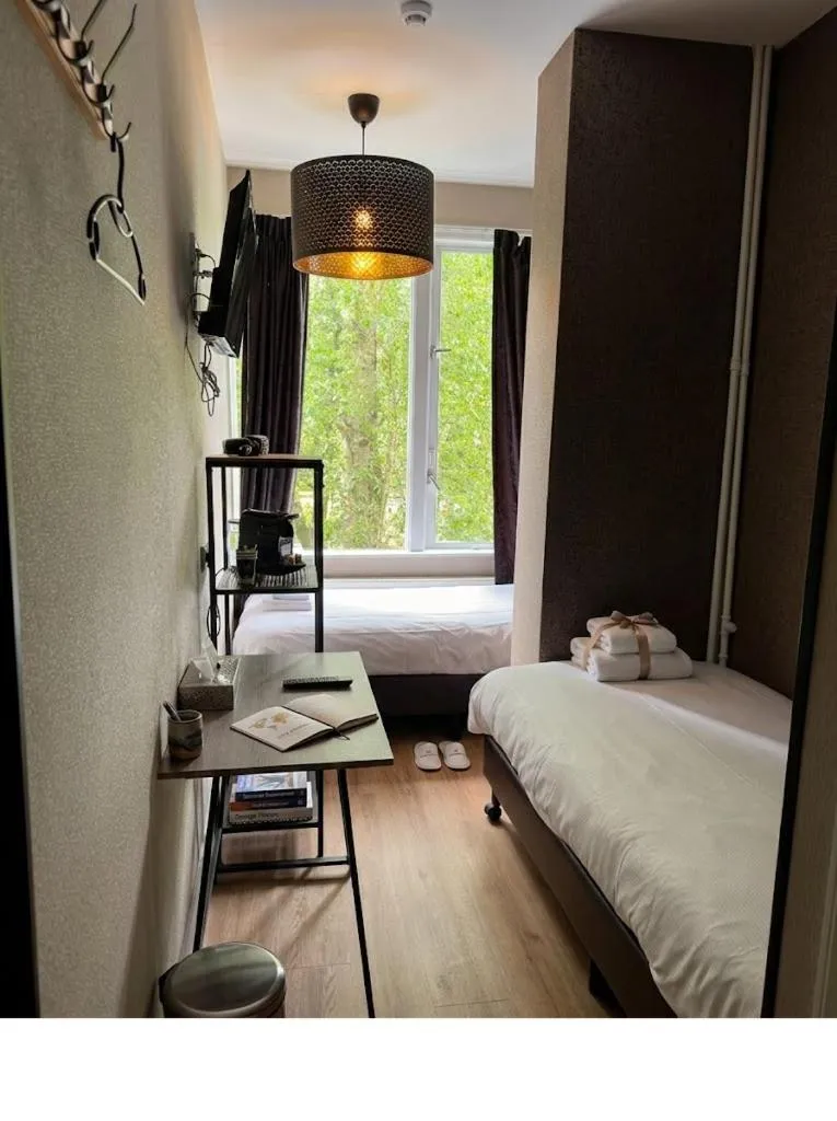 Standard Twin Room in Hotel Vondel Garden