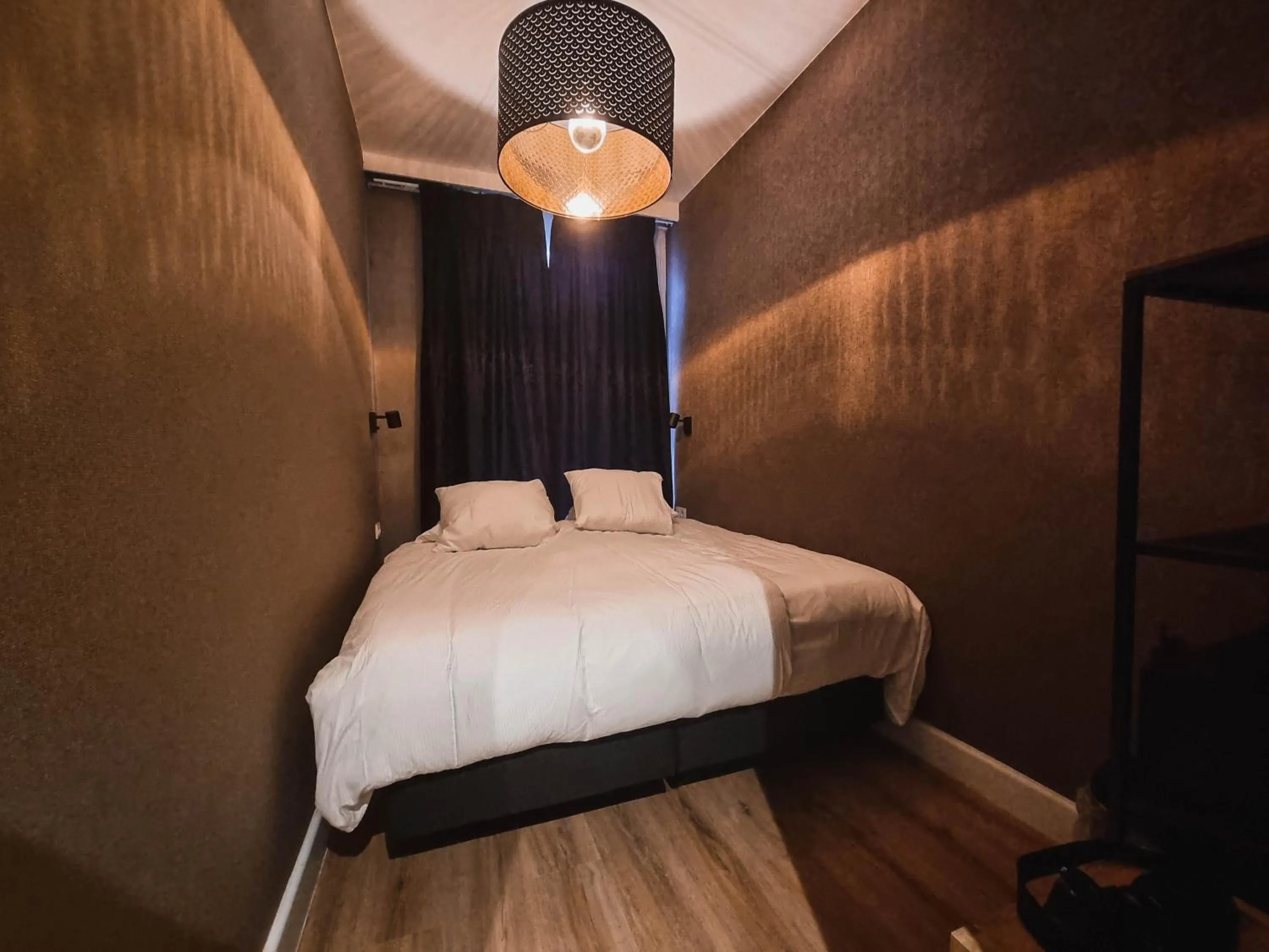 Photo of the whole room, Bed in Hotel Vondel Garden