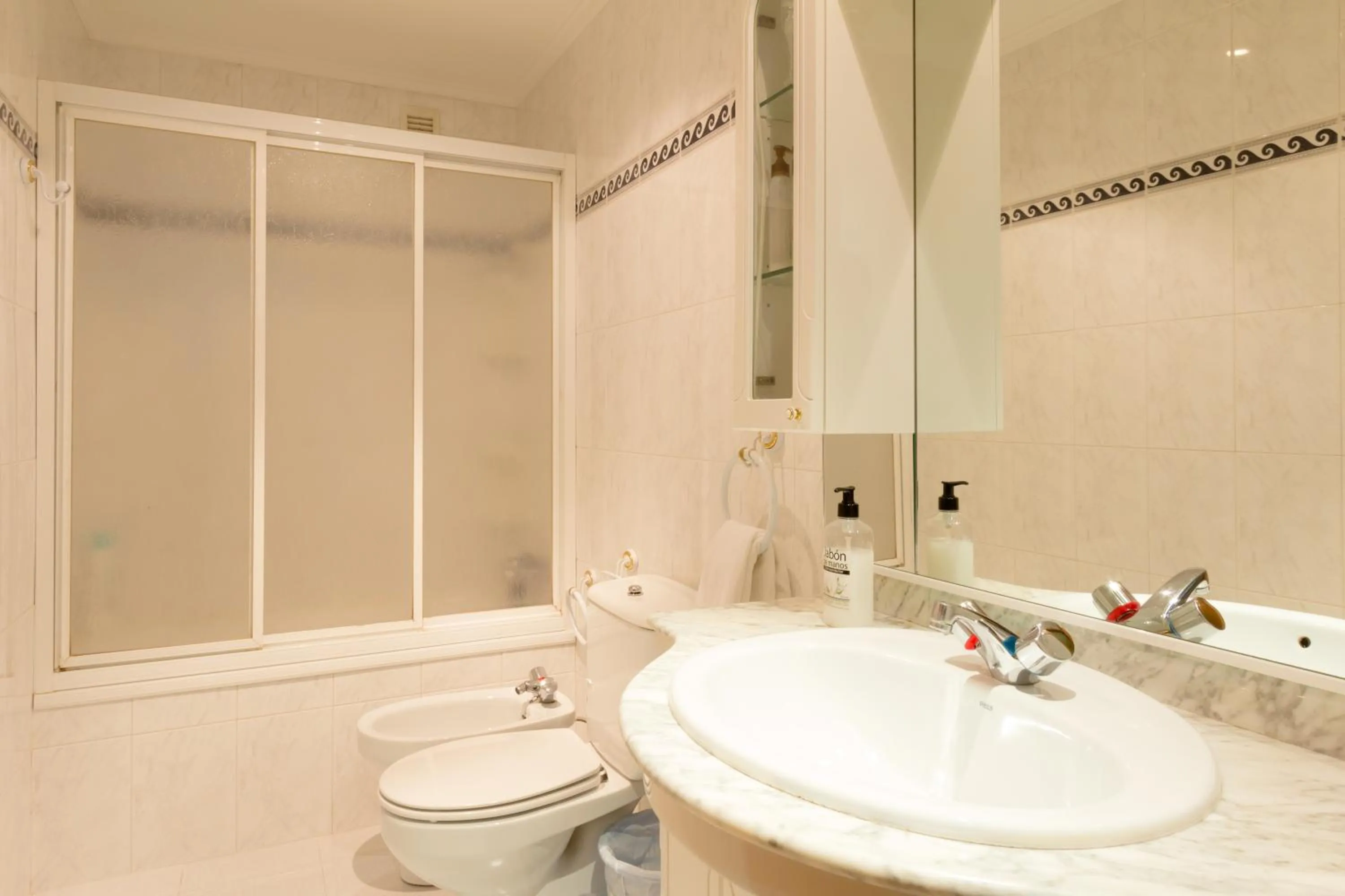 Bathroom in Pension Logroño