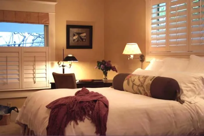 Bed in The White House Bed and Breakfast