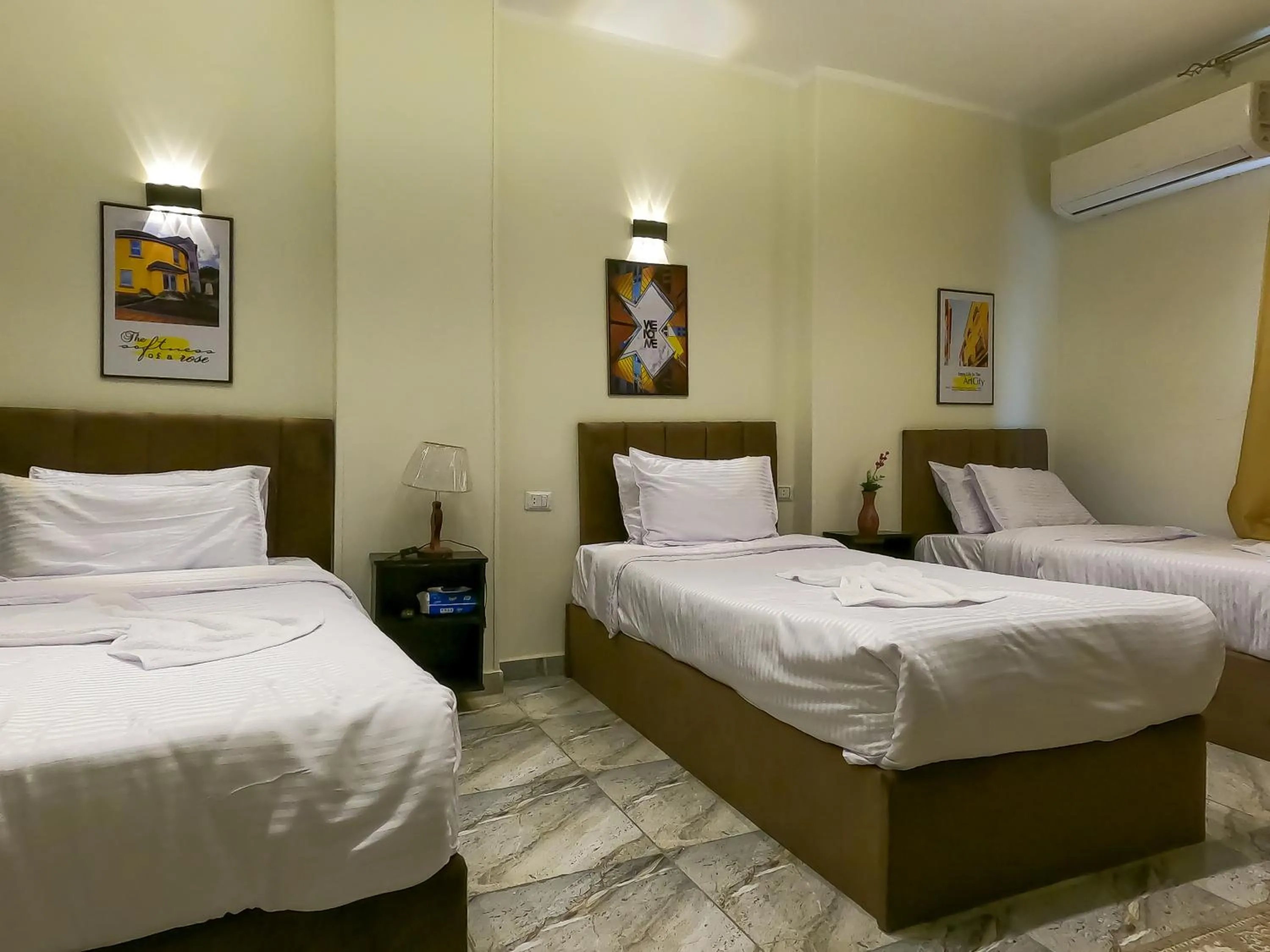 Bed in Happy View Inn