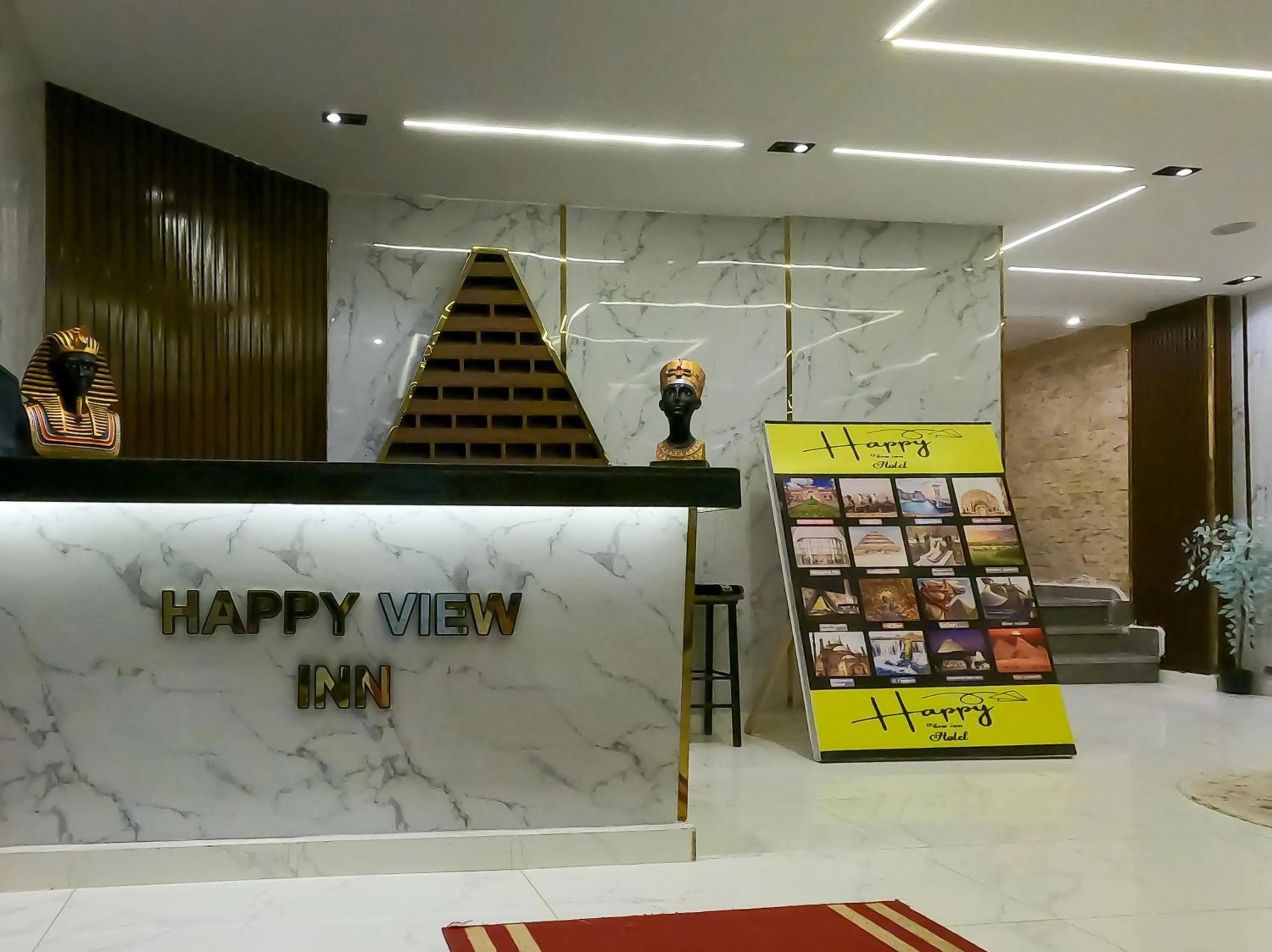 Facade/entrance in Happy View Inn