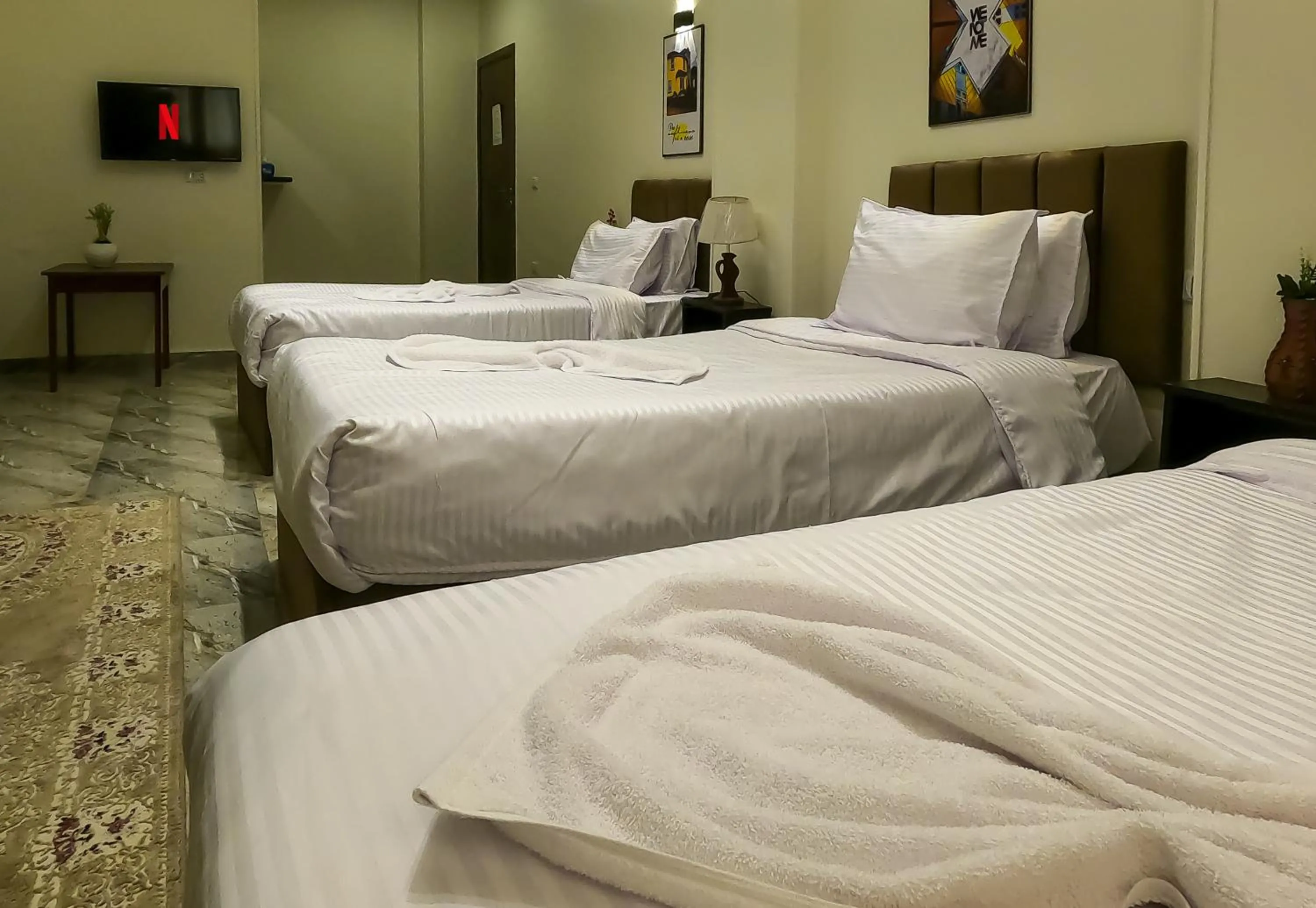 Bed in Happy View Inn