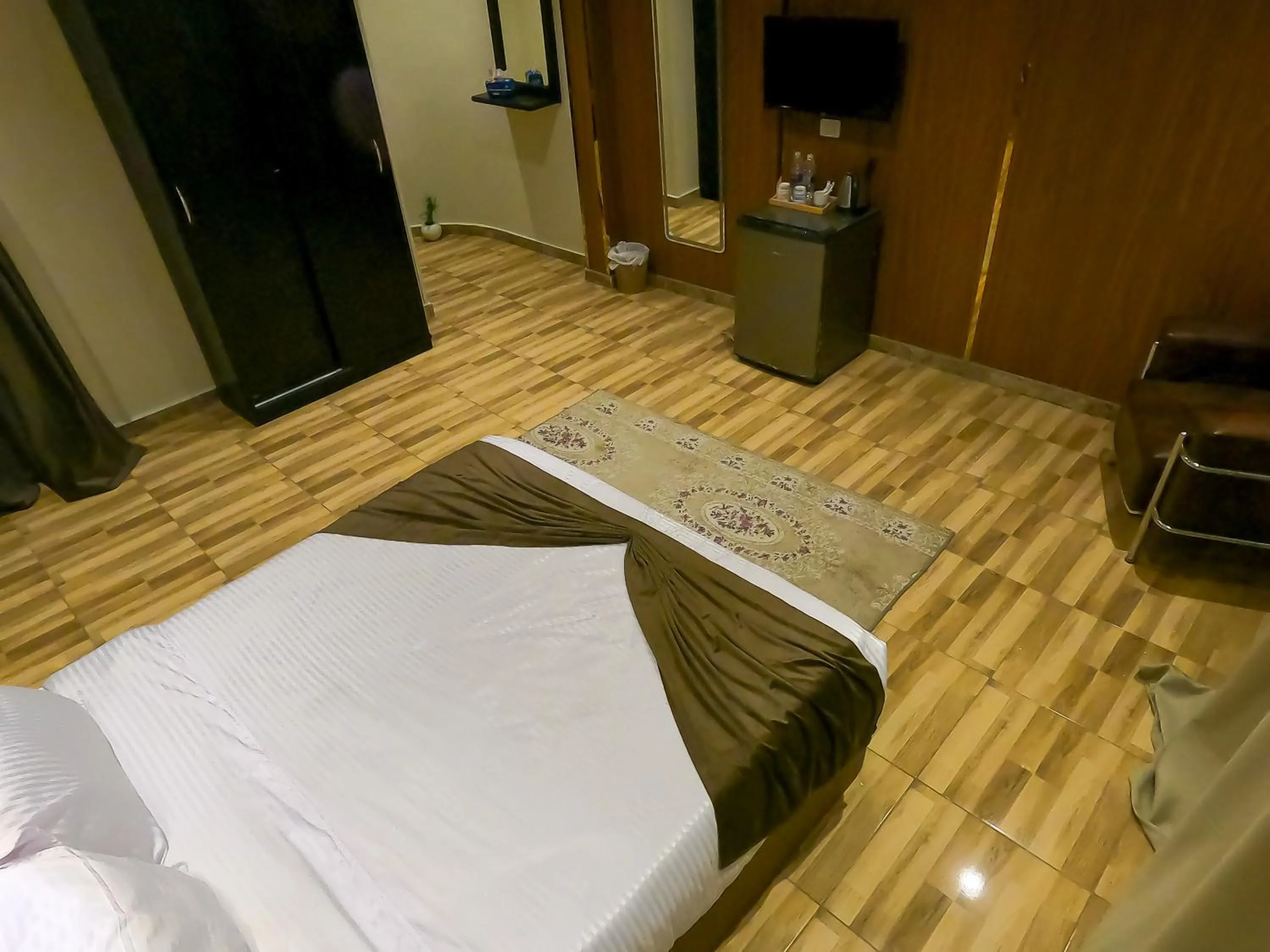 Bed in Happy View Inn