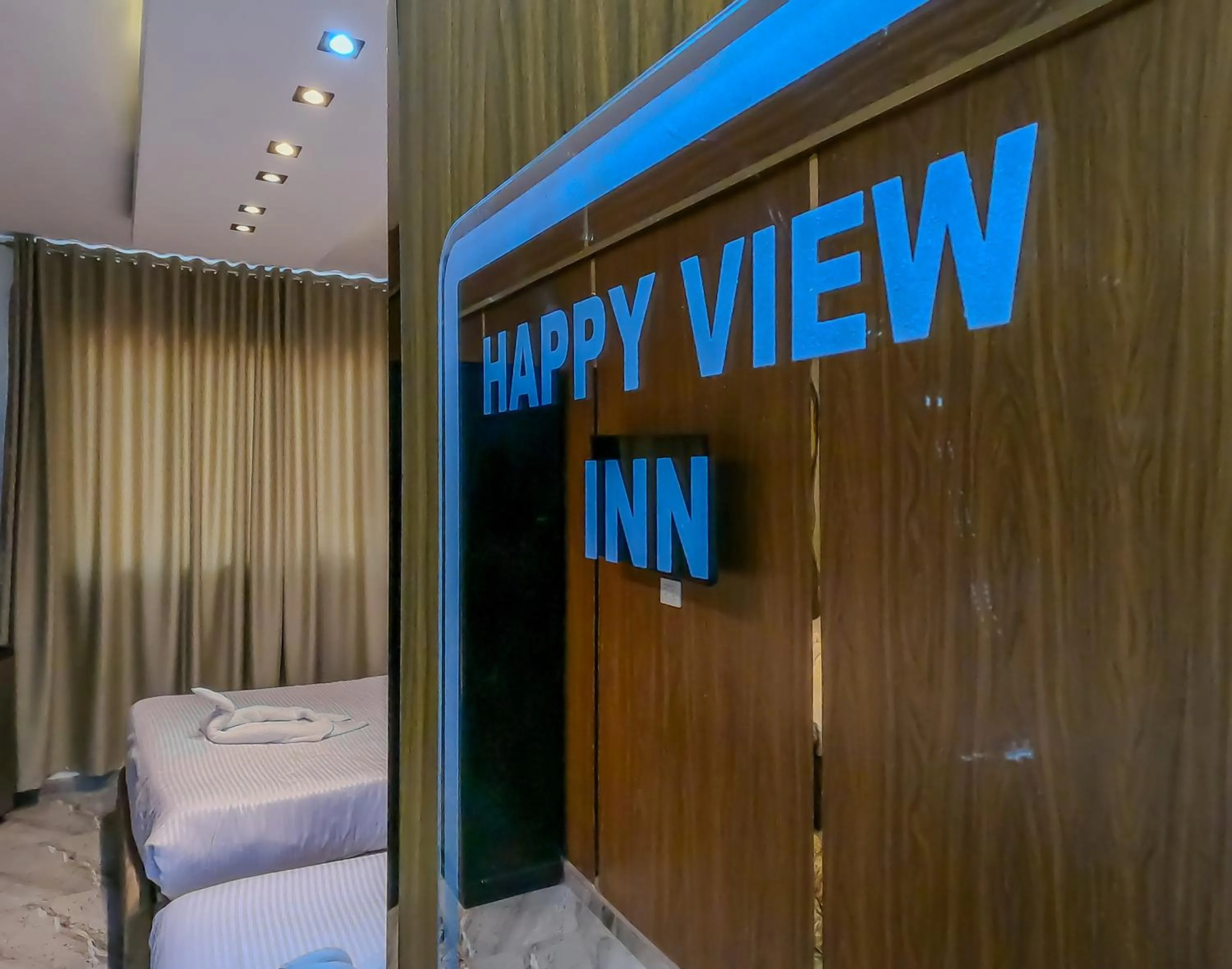 Bed in Happy View Inn