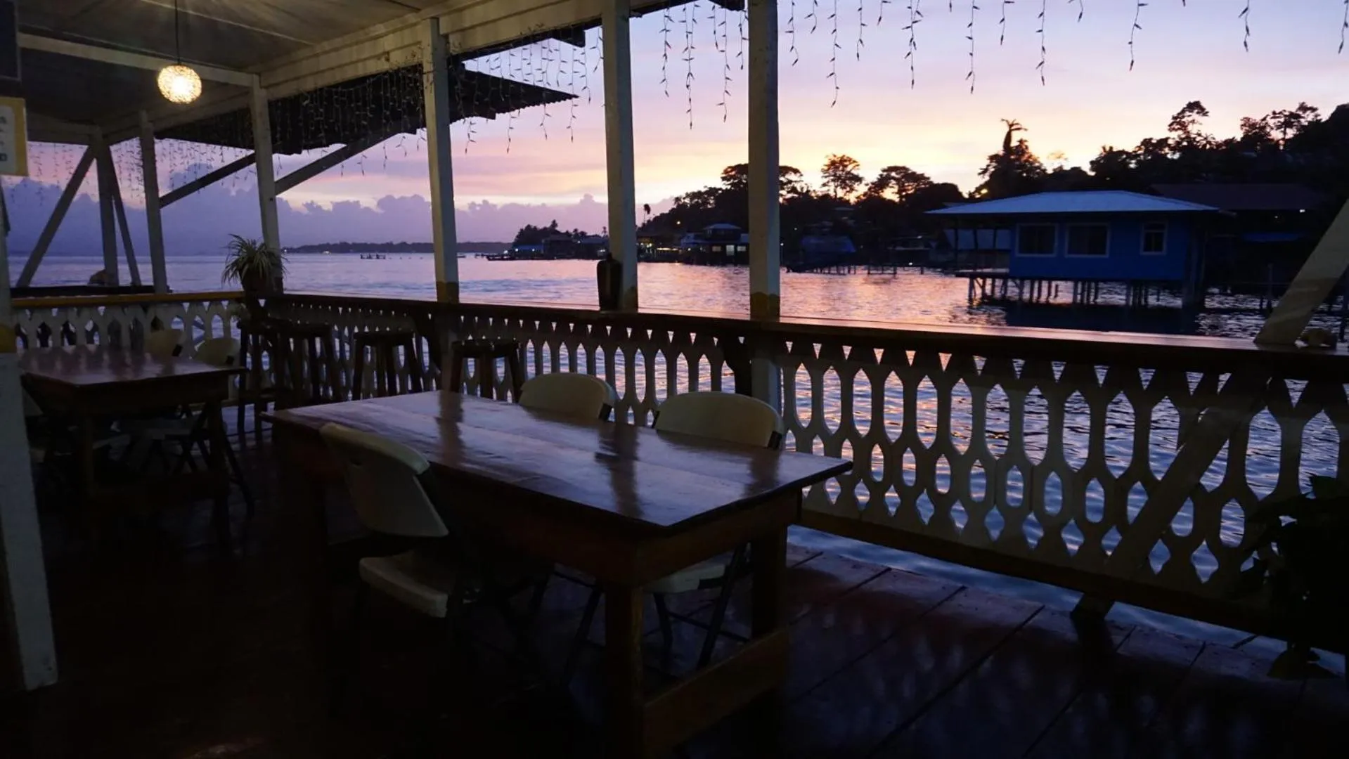 Restaurant/places to eat in Hotel Caribbean View