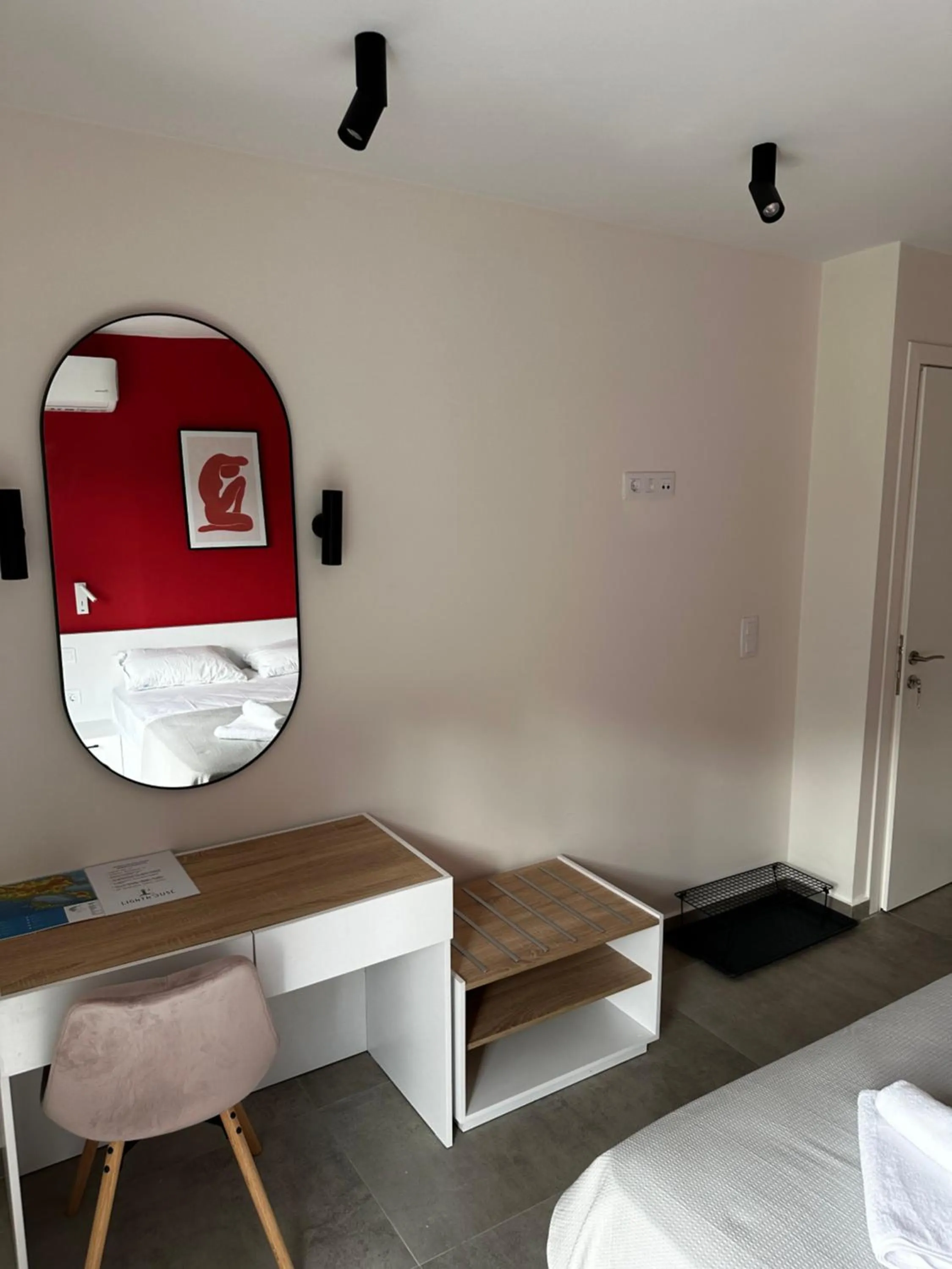 Bedroom, Bed in Lighthouse Apartments