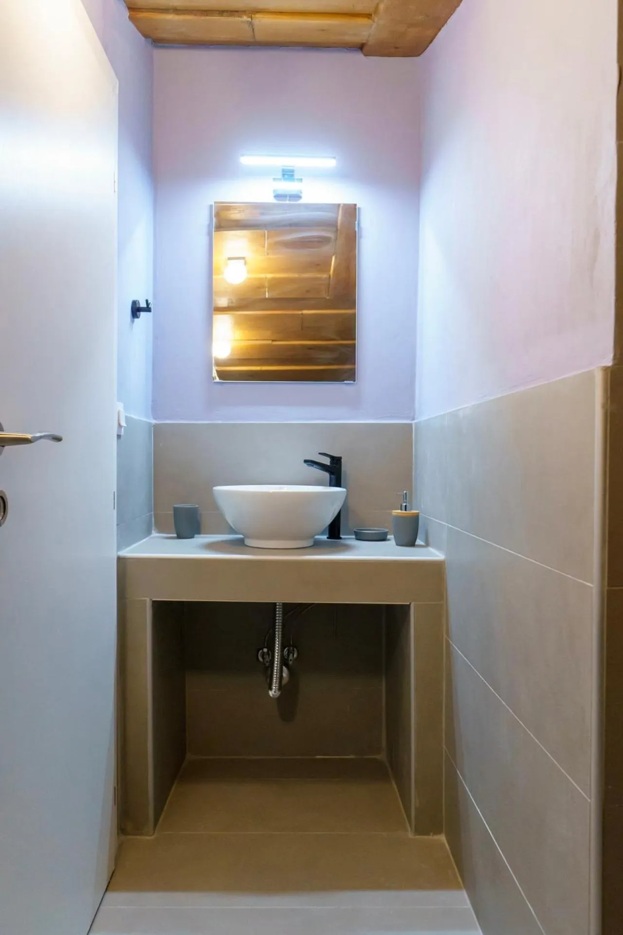 Bathroom in Lighthouse Apartments