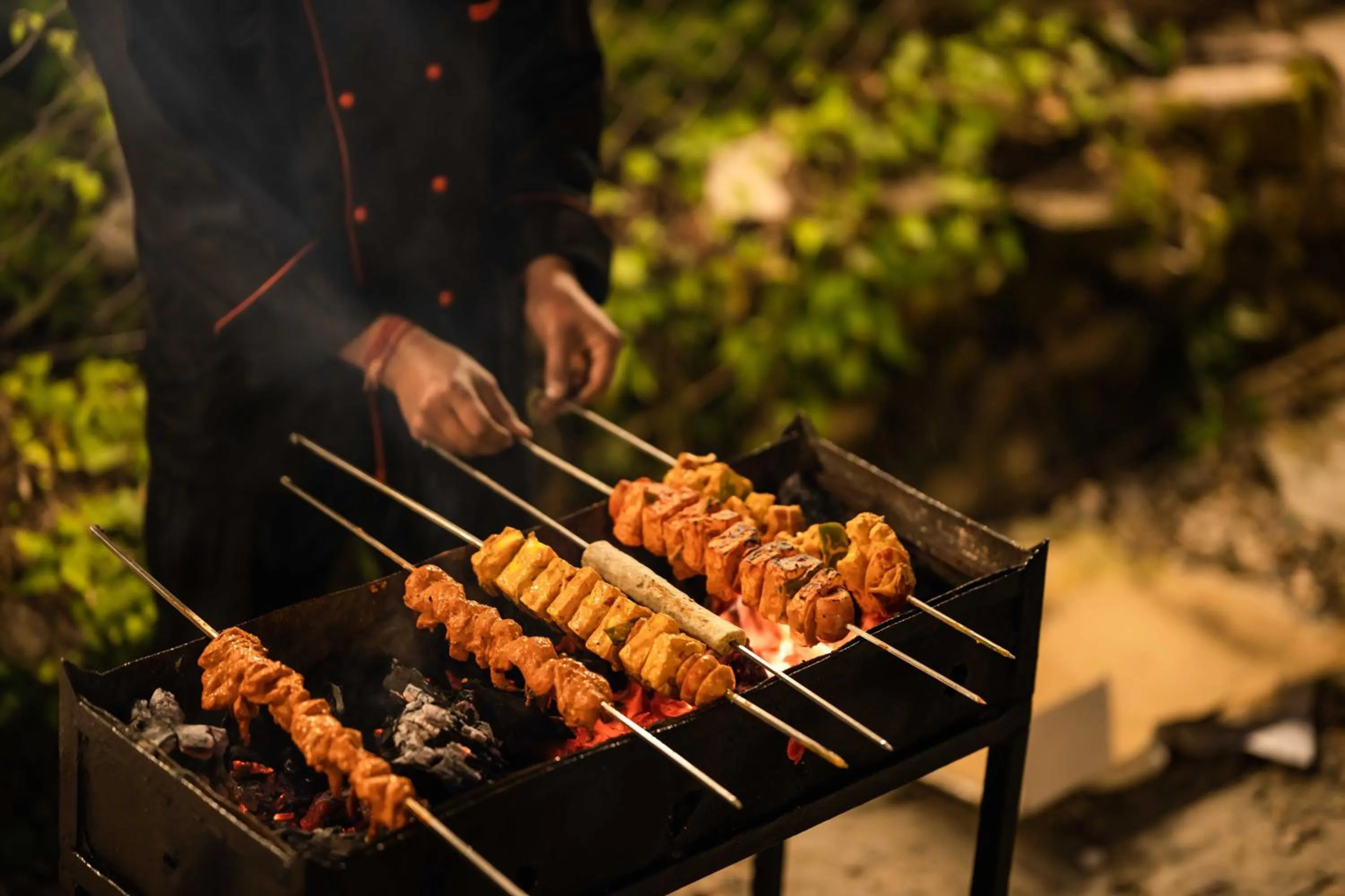 BBQ facilities in Zostel Kasol (Katagla)
