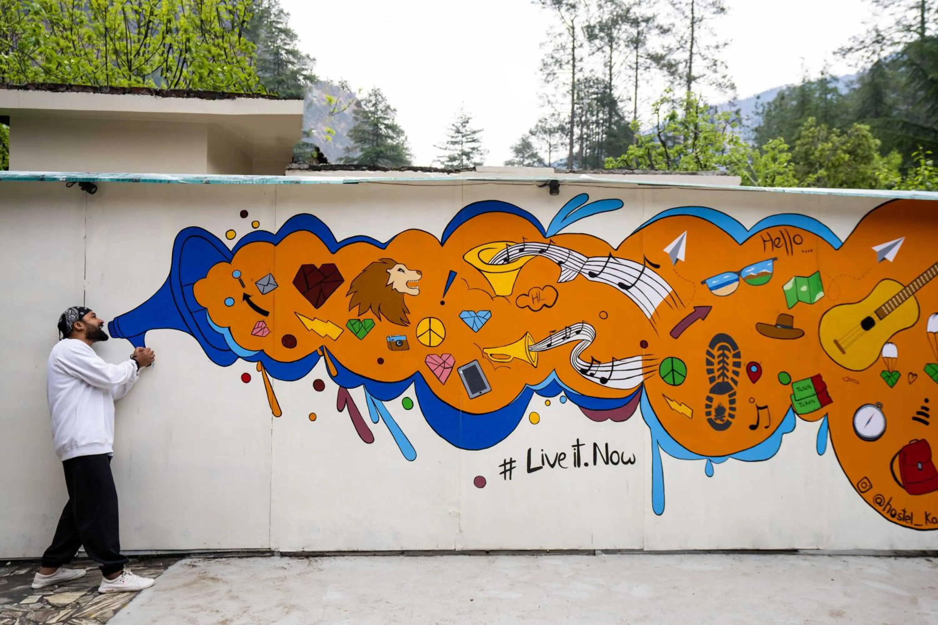 People in Zostel Kasol (Katagla)