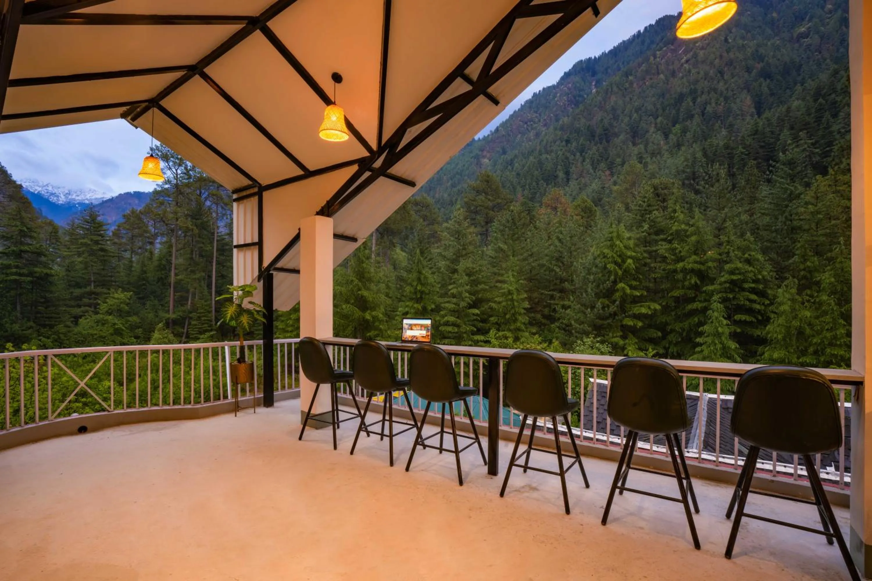 Balcony/Terrace in Zostel Kasol (Katagla)