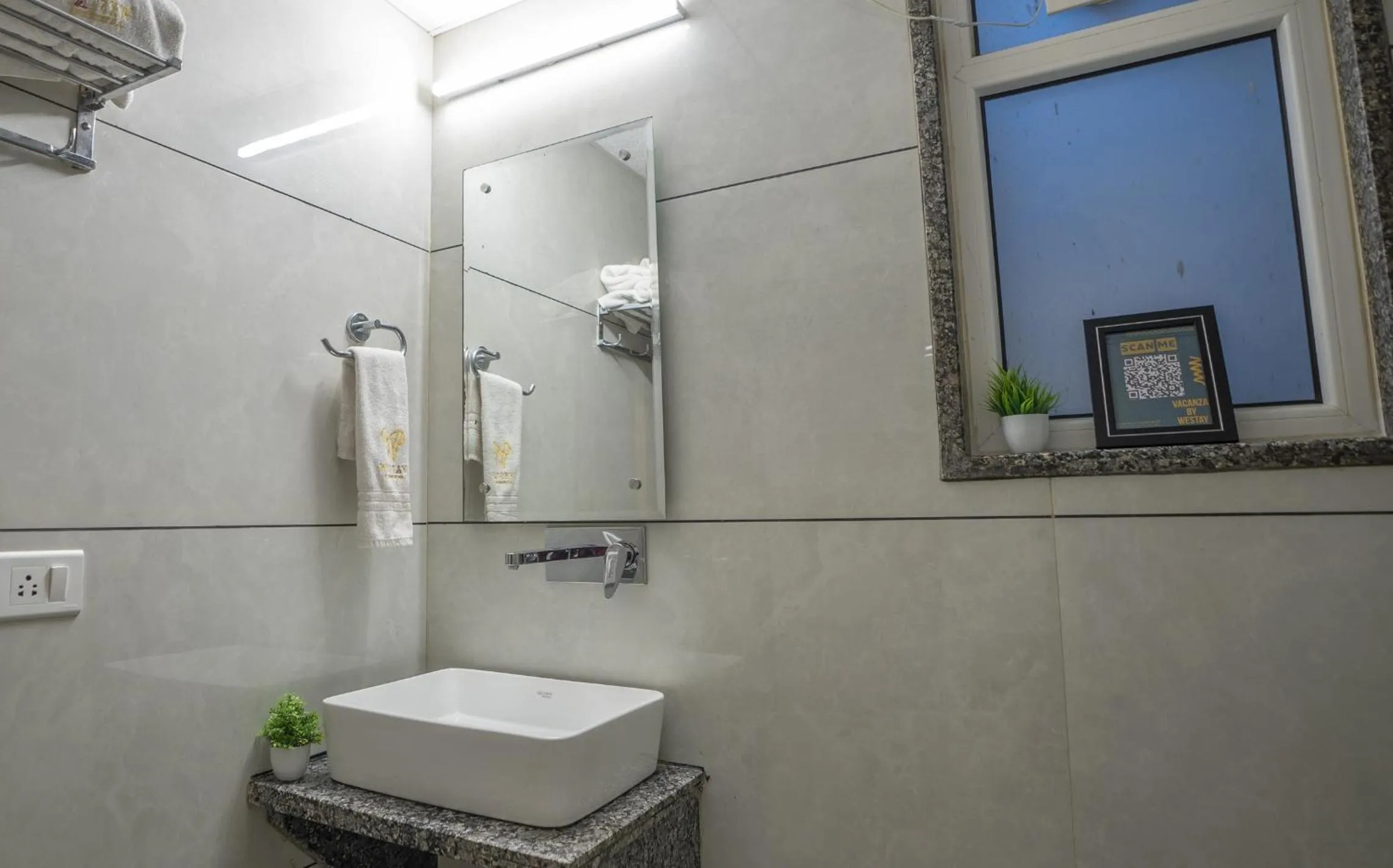 Shower in Vacanza By Westay Luxury Home